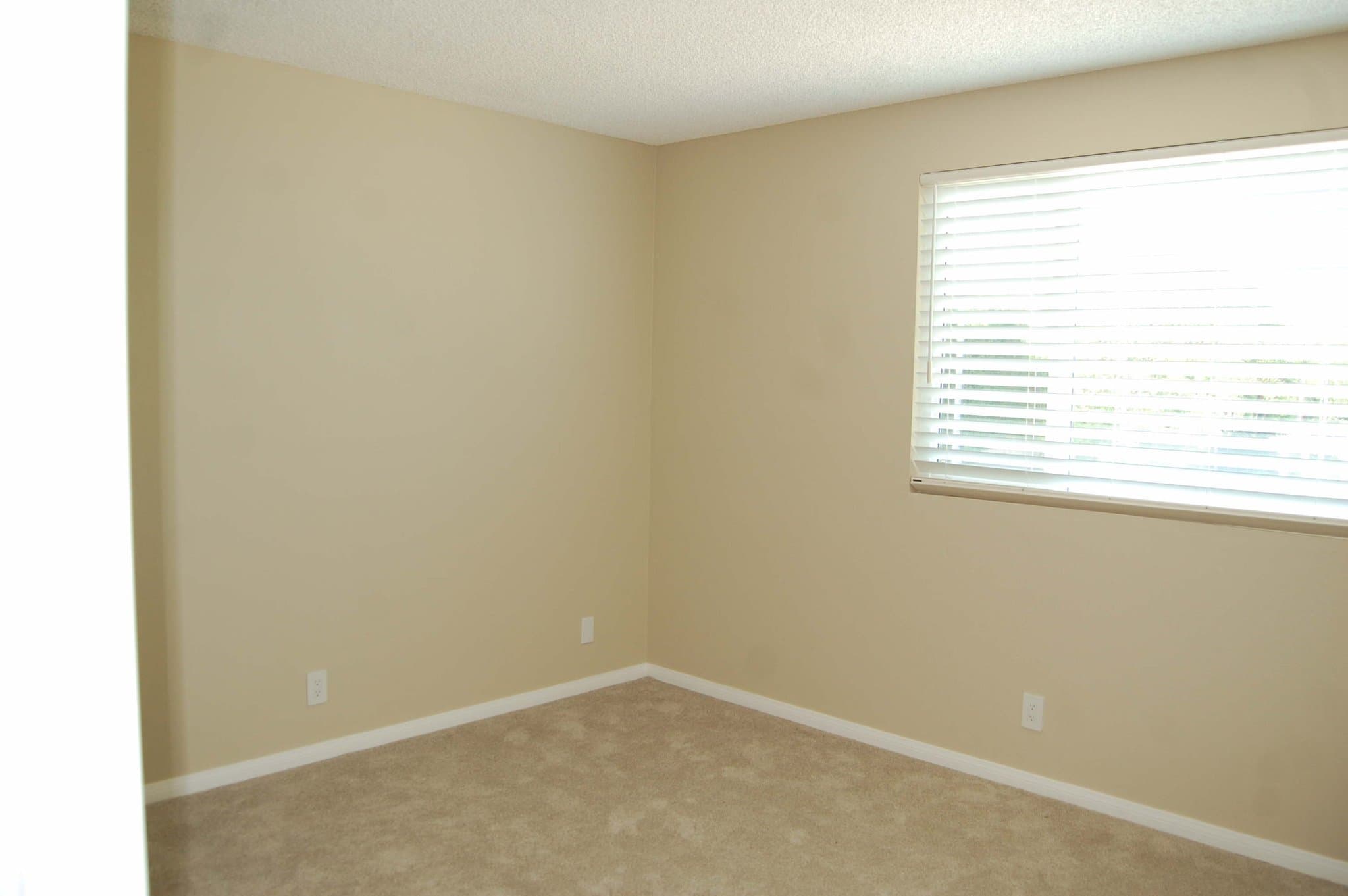 Huntington Beach House: 6401 Glenfox Dr