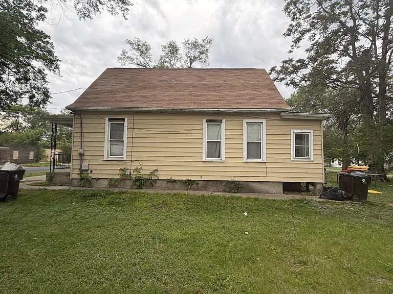 Peoria House: 1829 W Butler St