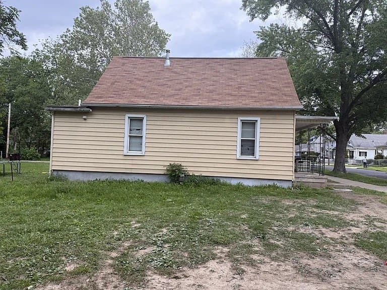 Peoria House: 1829 W Butler St