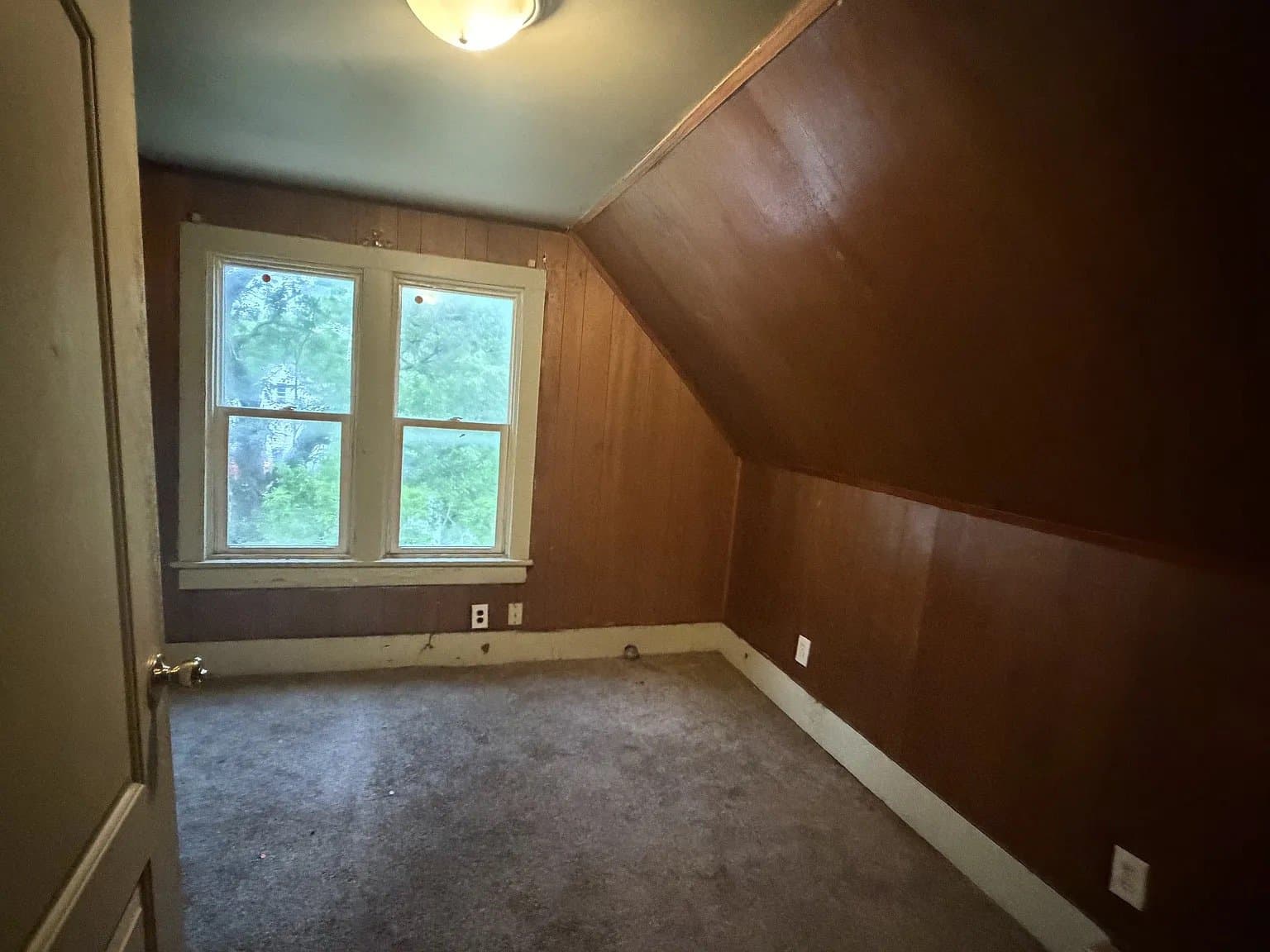 Peoria House: 1829 W Butler St