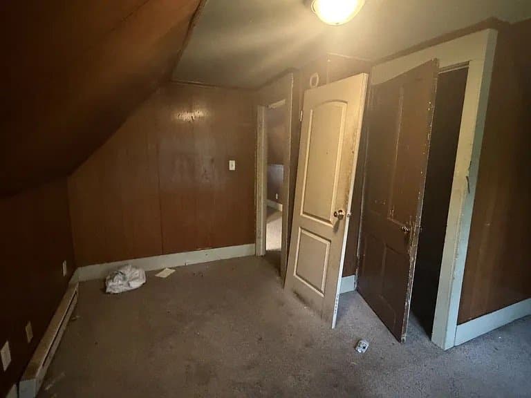 Peoria House: 1829 W Butler St