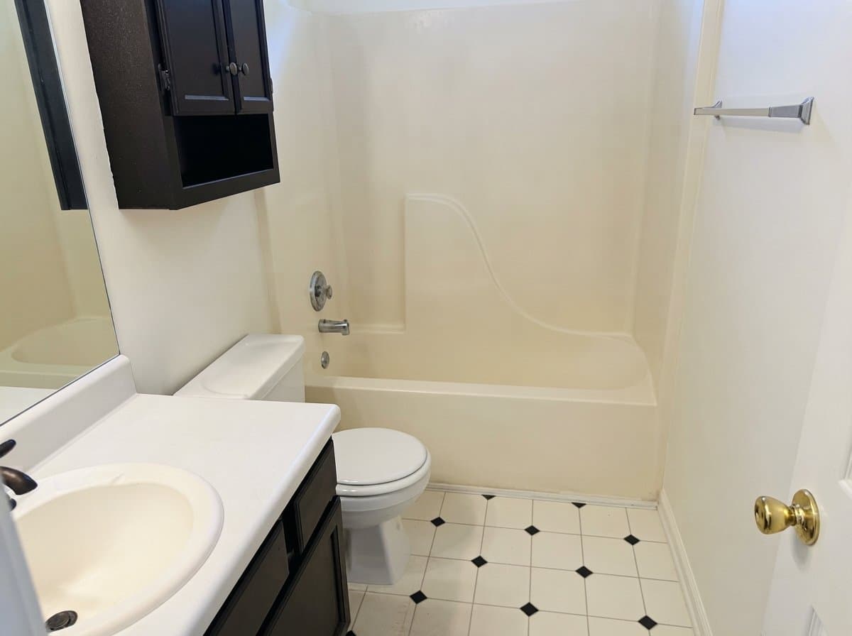Douglasville House: 1596 Wembley Dr