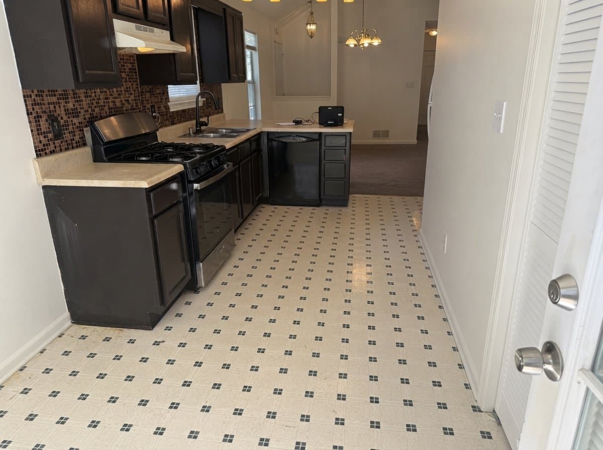 Douglasville House: 1596 Wembley Dr