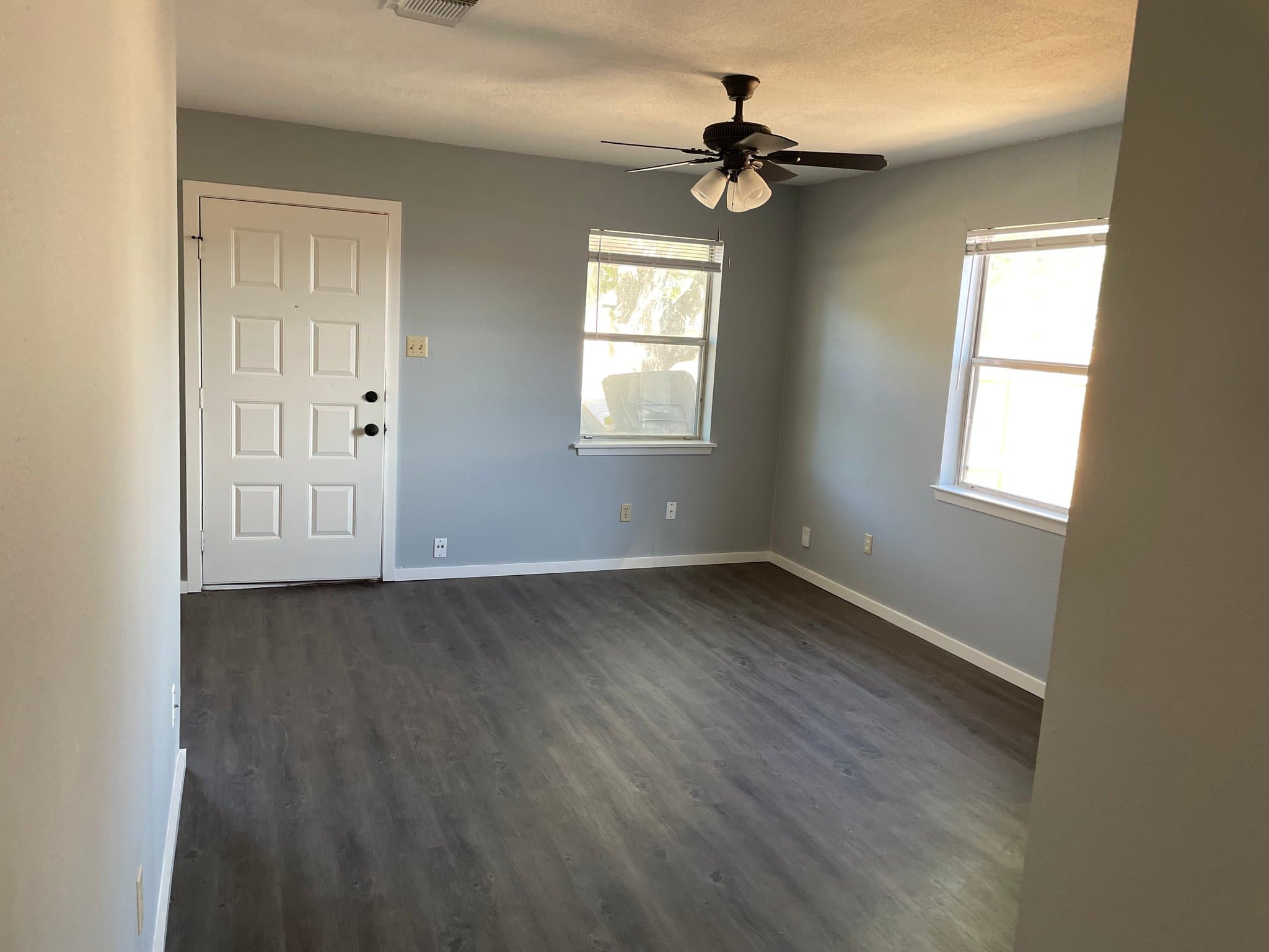 New Braunfels Multiplex: 193 Rhine Ter
