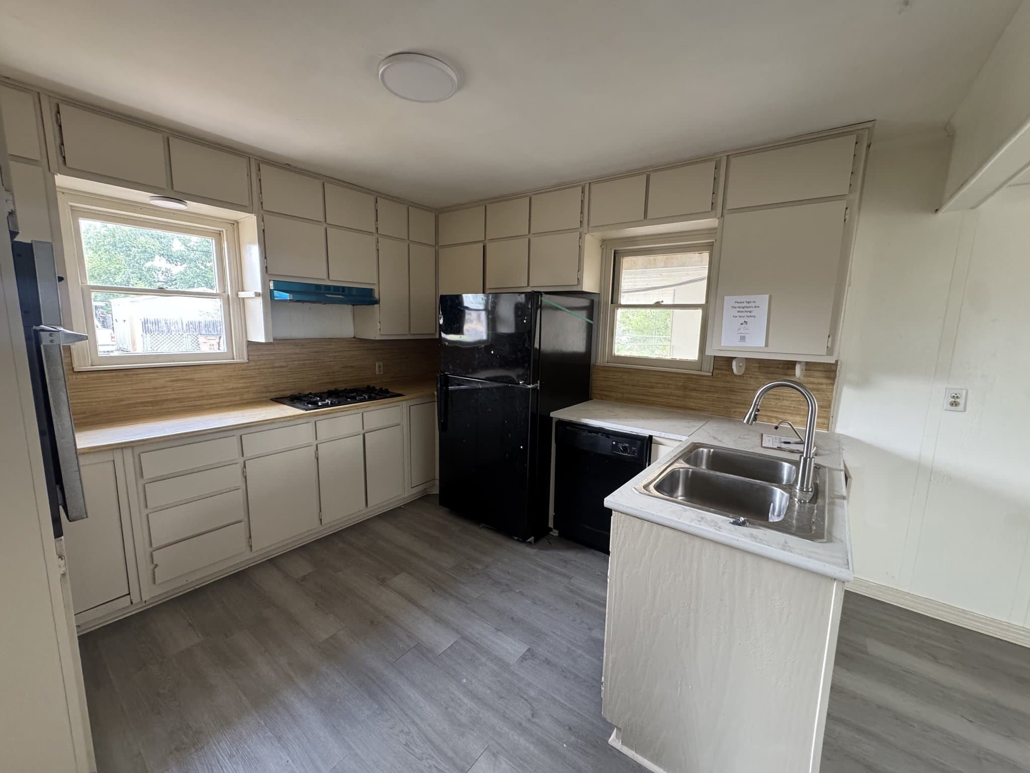 San Angelo House: 3822 Bowie St