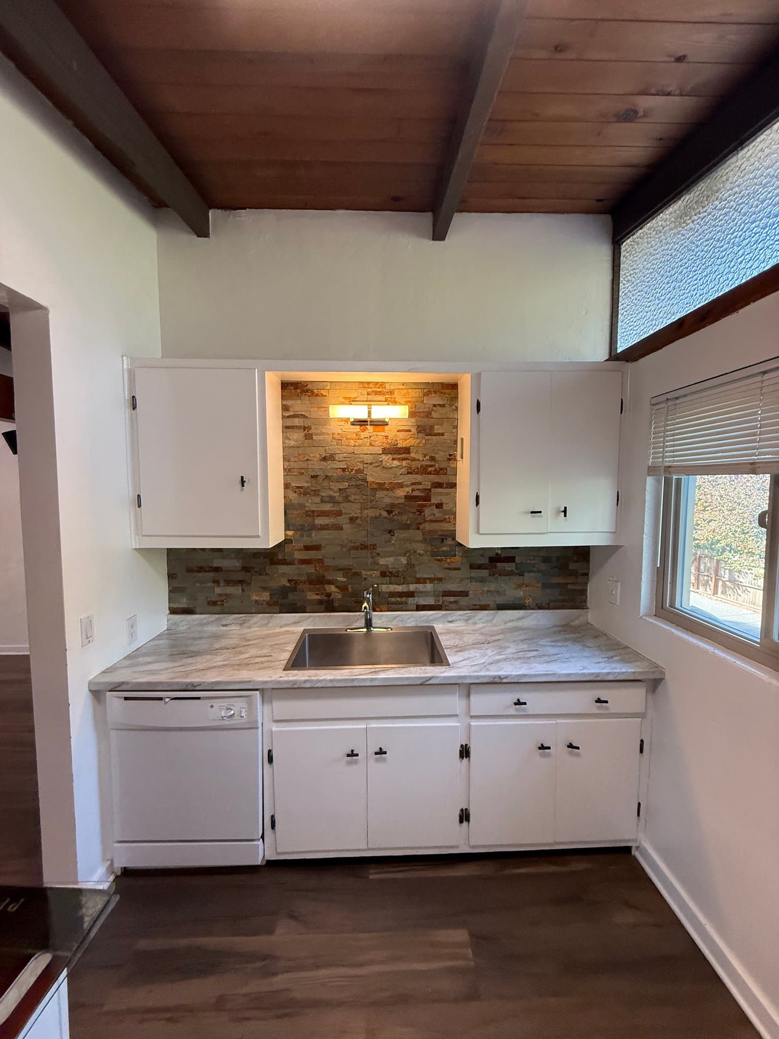 Auburn House: 259 Brook Rd