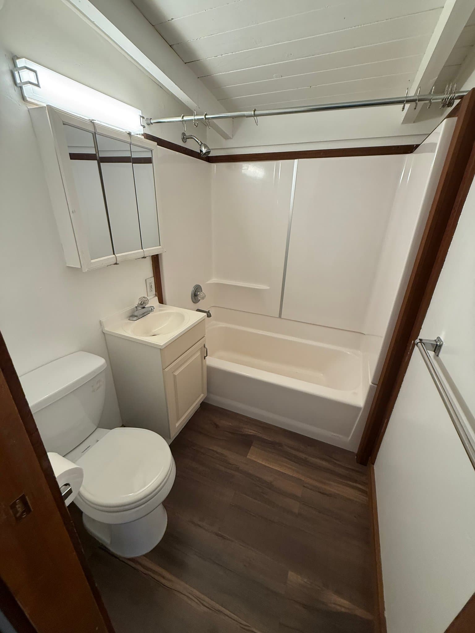 Auburn House: 259 Brook Rd