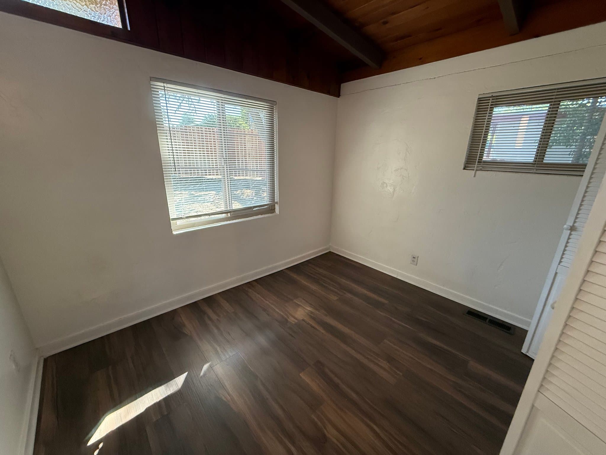Auburn House: 259 Brook Rd