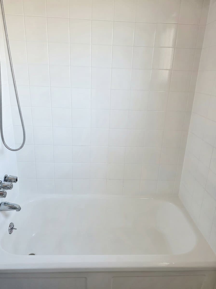 Los Angeles Apartment: 1909 N Beachwood Dr