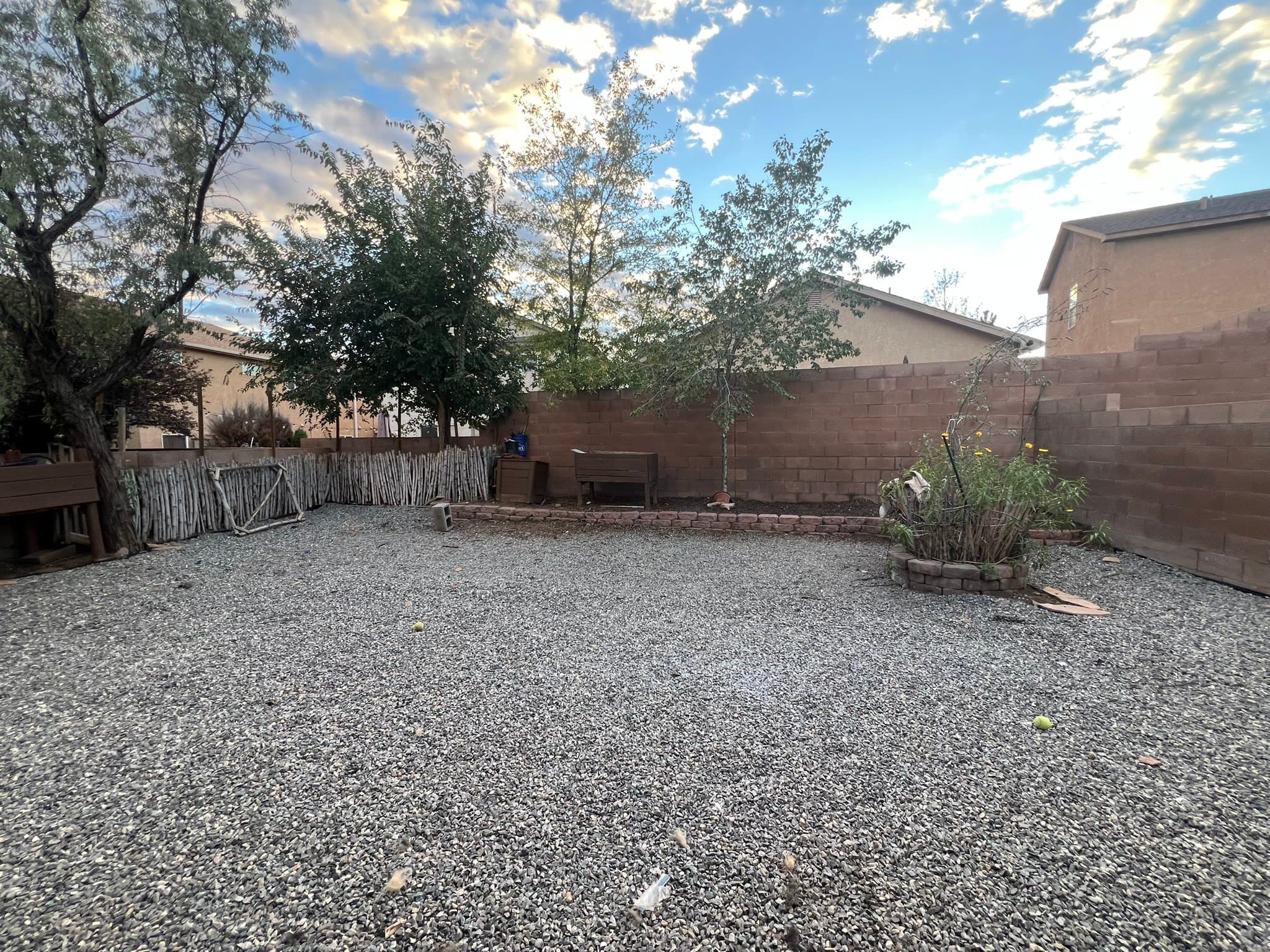 Albuquerque House: 9915 sunshine mesa dr nw