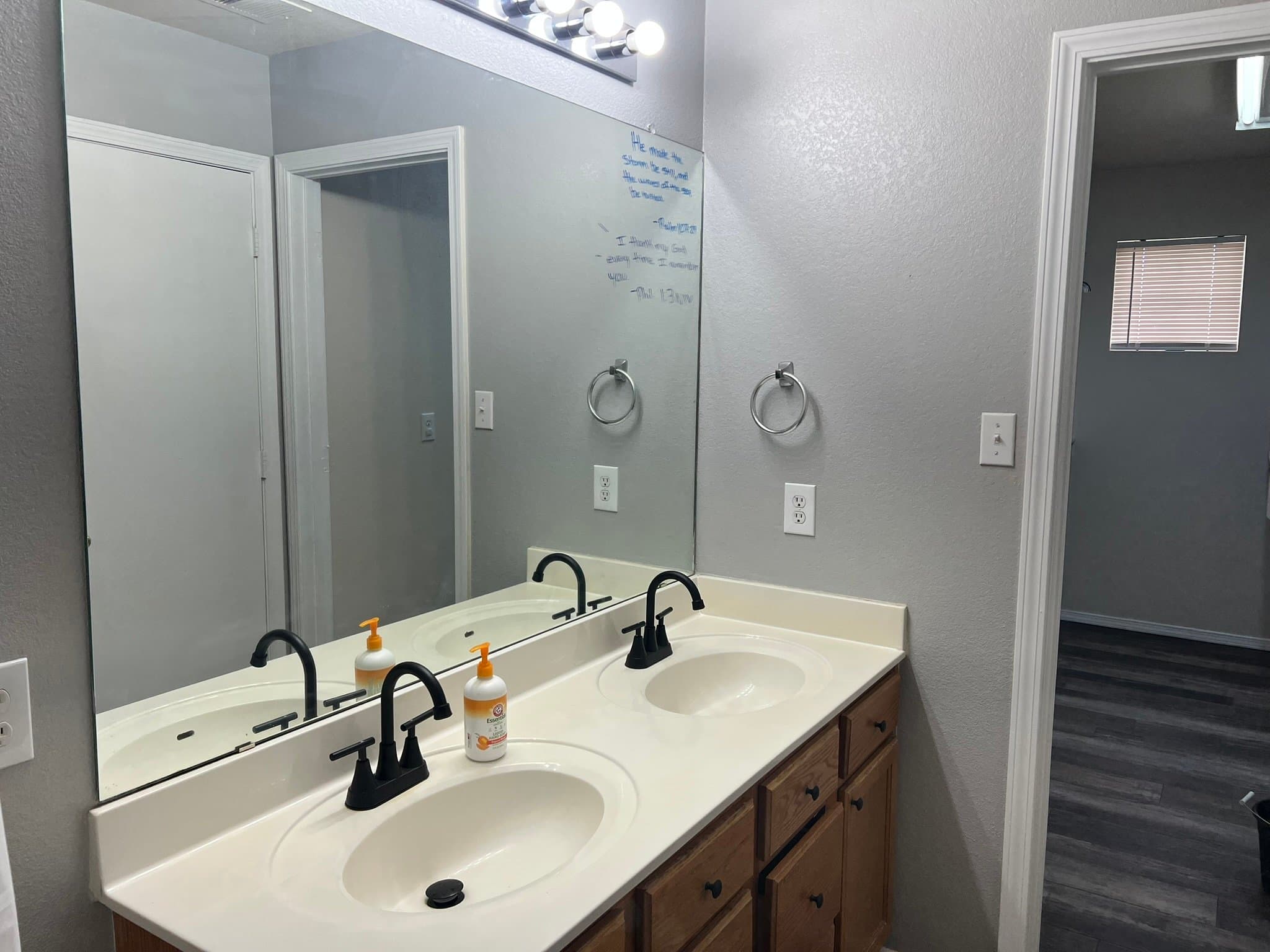 Albuquerque House: 9915 sunshine mesa dr nw