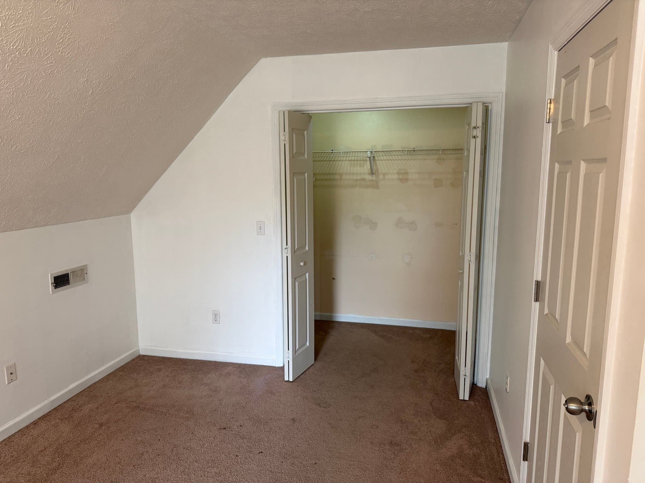 Chattanooga House: 1542 Cora Drive