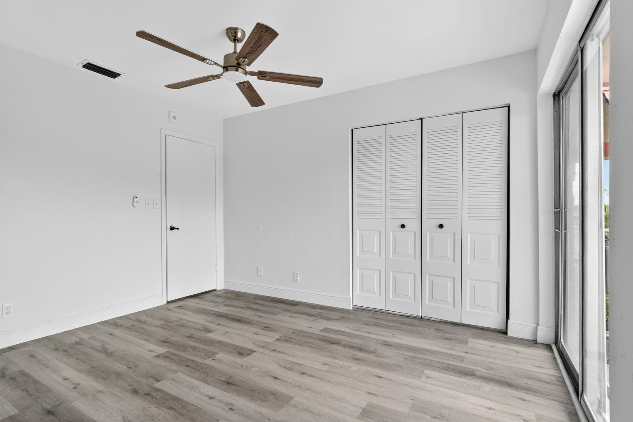 Deerfield Beach Condo: 495 SE 8TH STREET