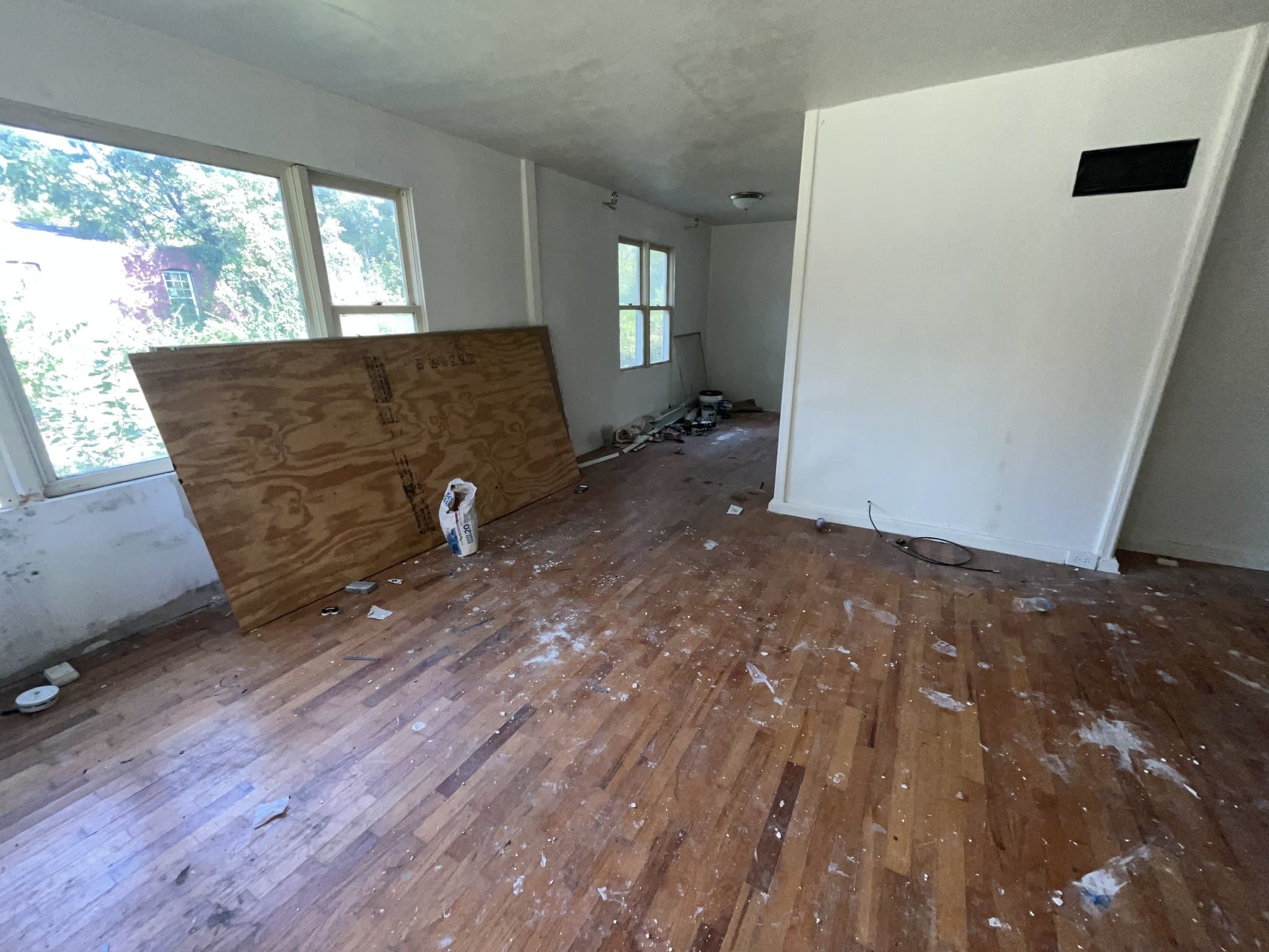 Peoria House: 3214 W Proctor Pl.