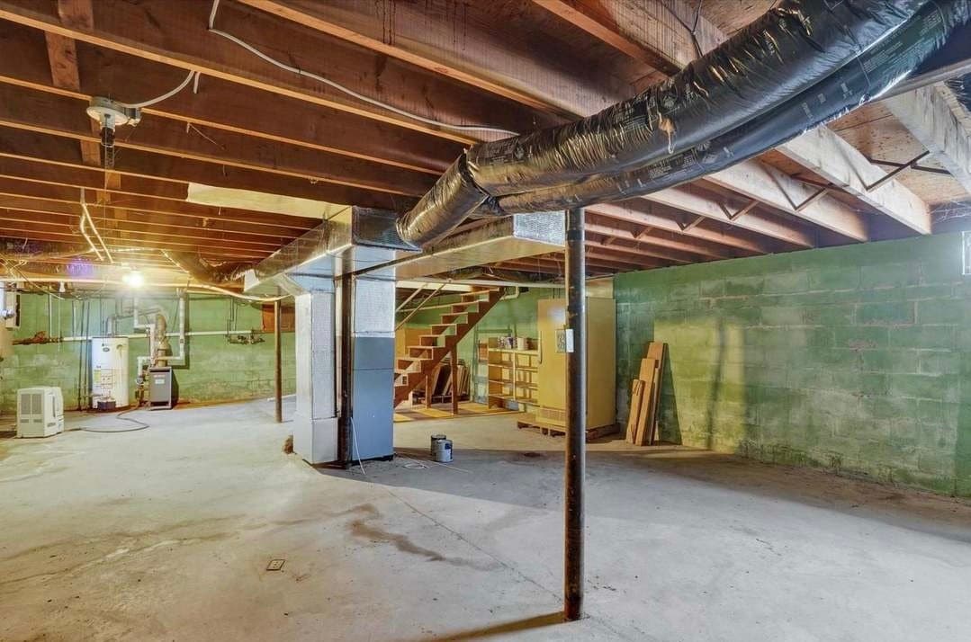 York House: 1610 N East St