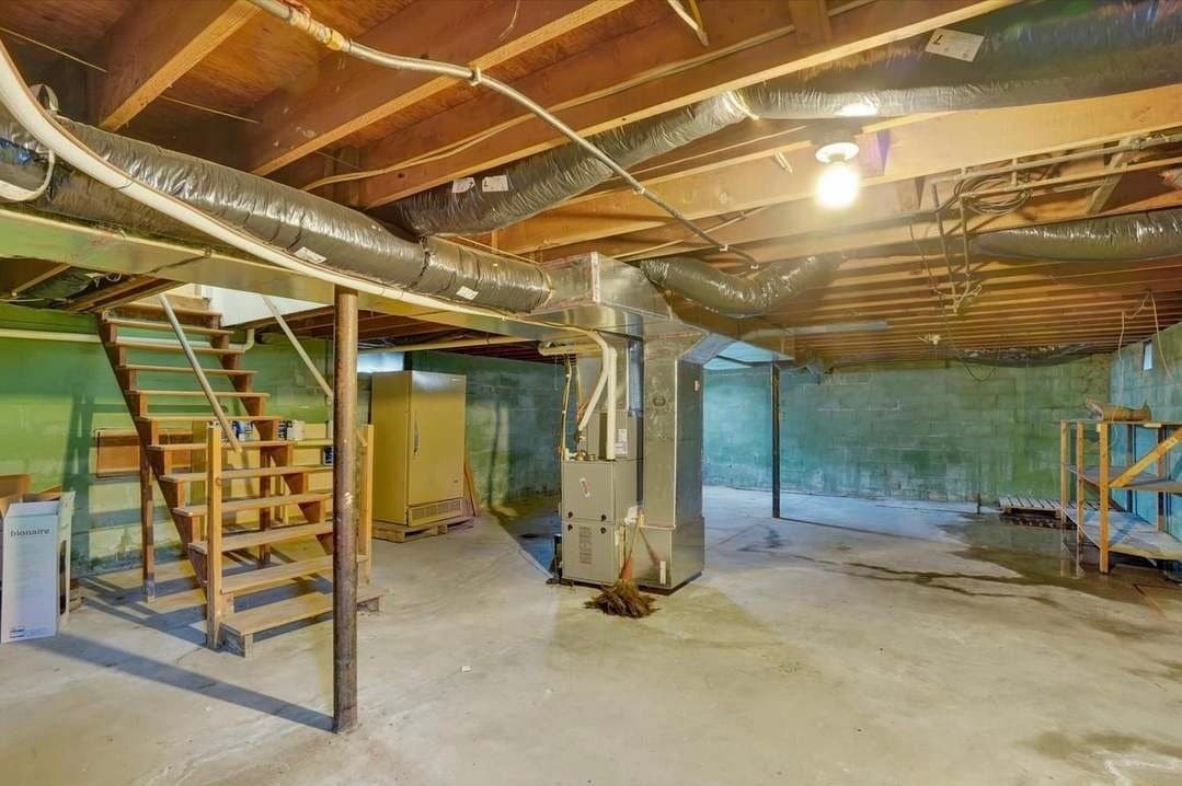York House: 1610 N East St
