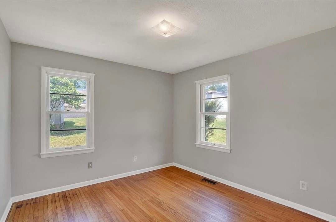 York House: 1610 N East St