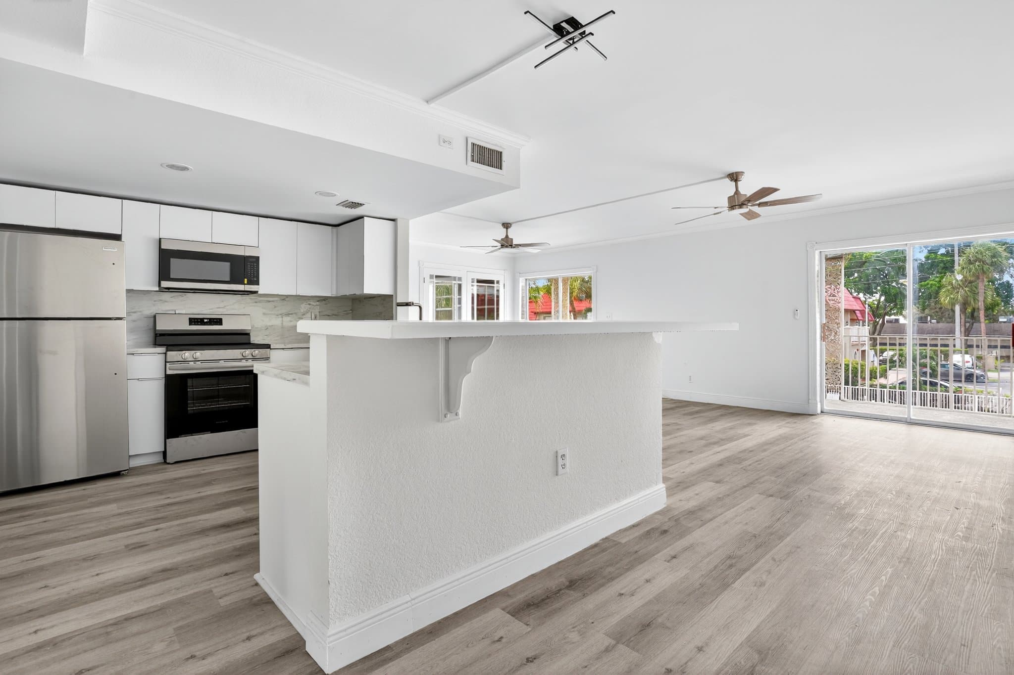 Deerfield Beach Condo: 495 SE 8TH STREET