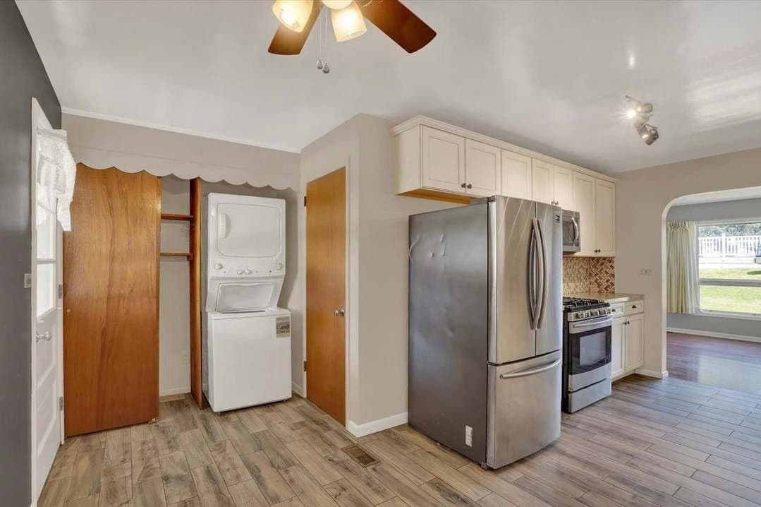 York House: 1610 N East St