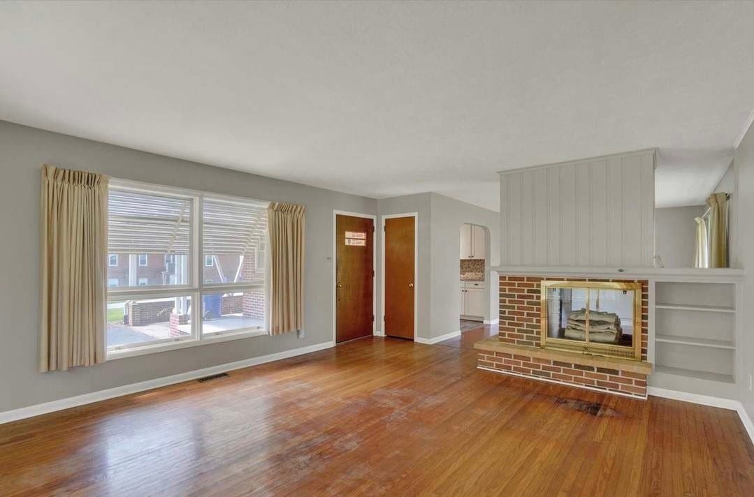 York House: 1610 N East St