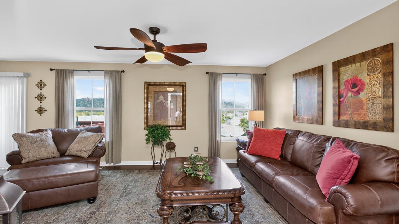 Nashville House: 613 Wolfeboro Ln