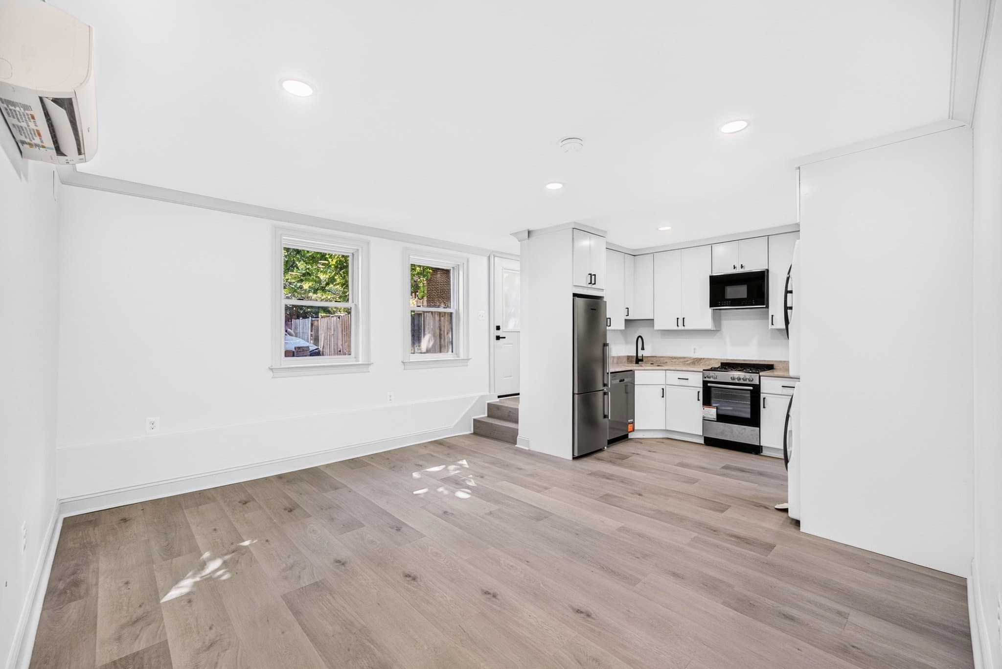 Washington Apartment: 311 East Capitol St. SE