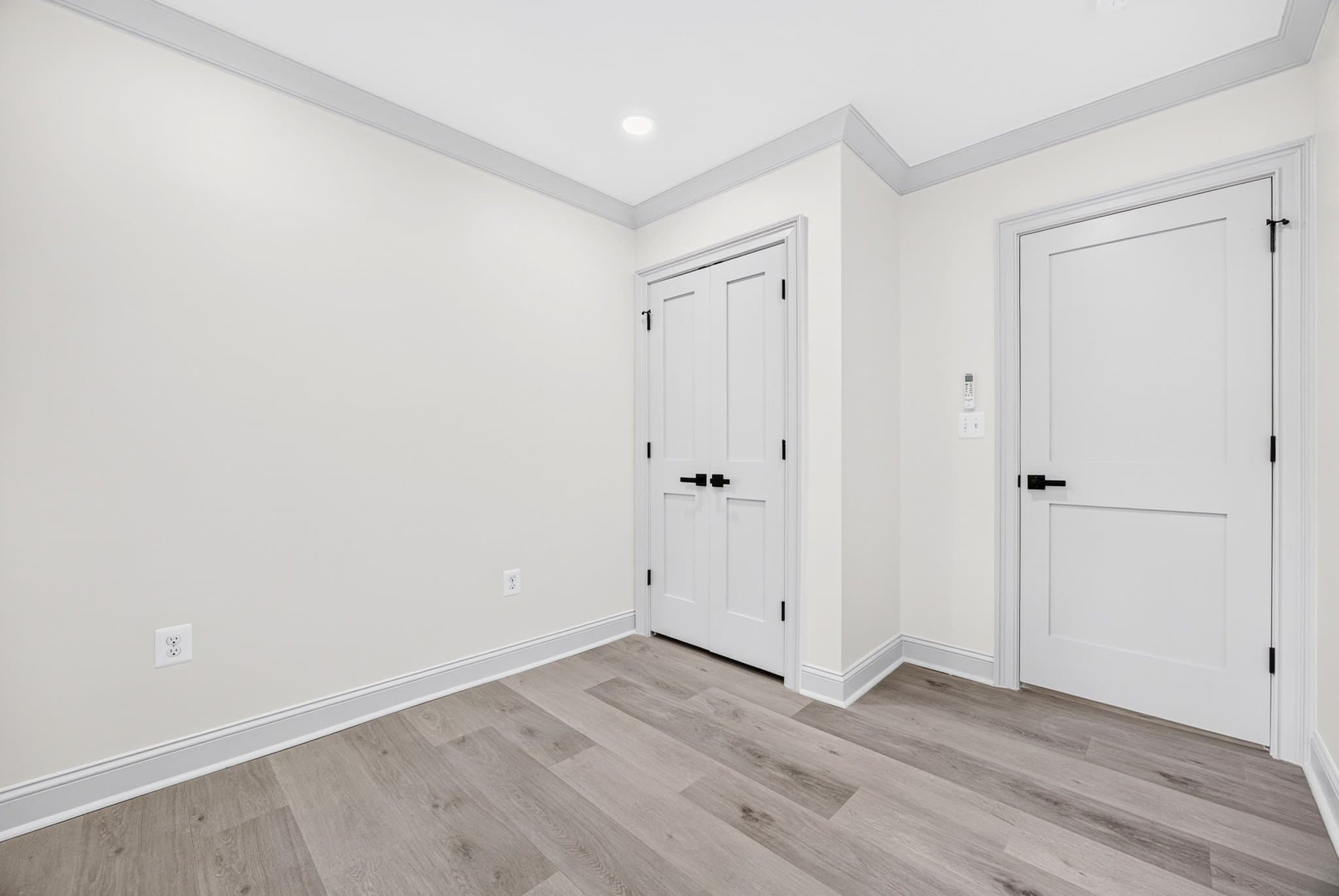 Washington Apartment: 311 East Capitol St. SE