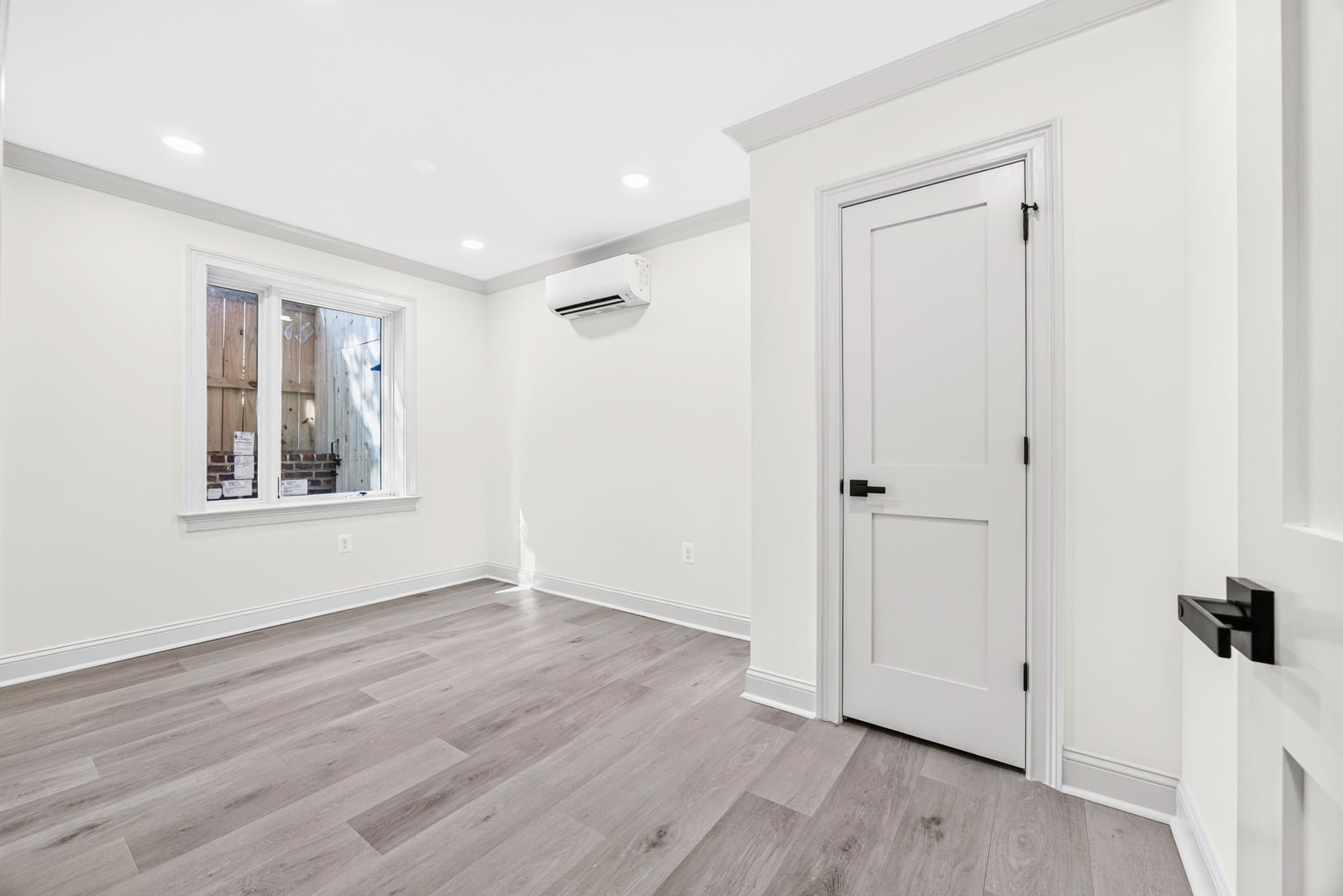 Washington Apartment: 311 East Capitol St. SE