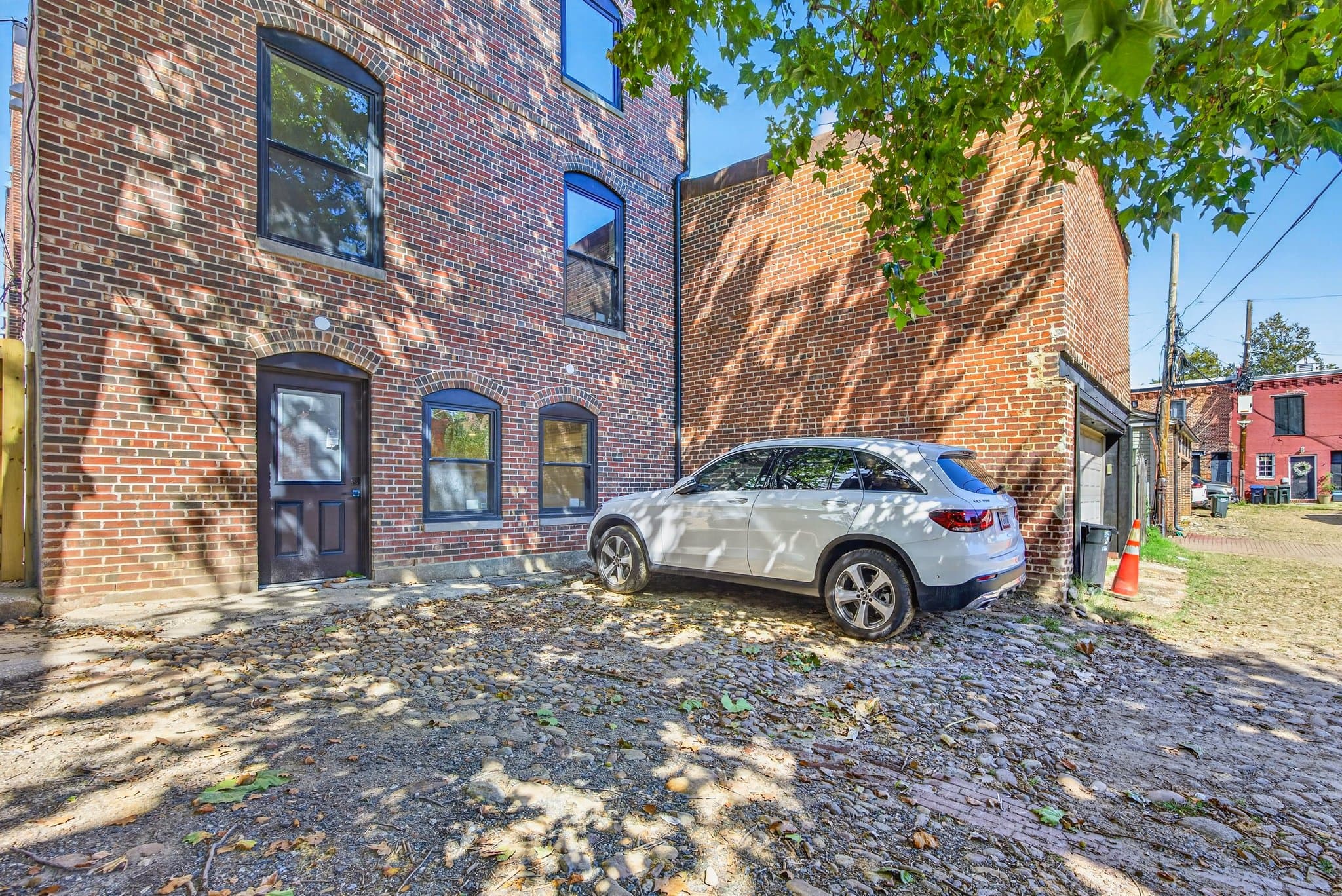 Washington Apartment: 311 East Capitol St. SE