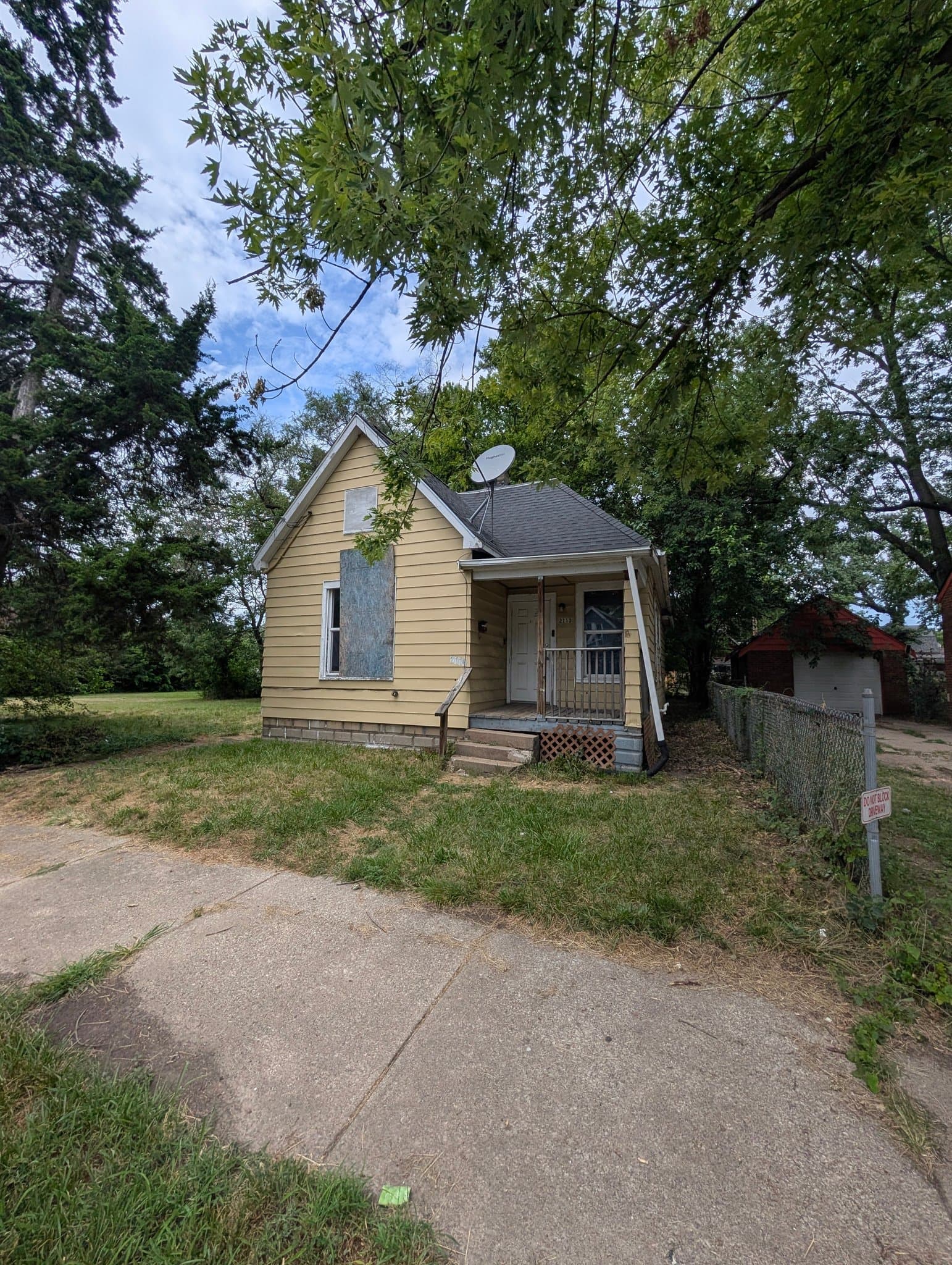 Peoria House: 2113 W Howett St.