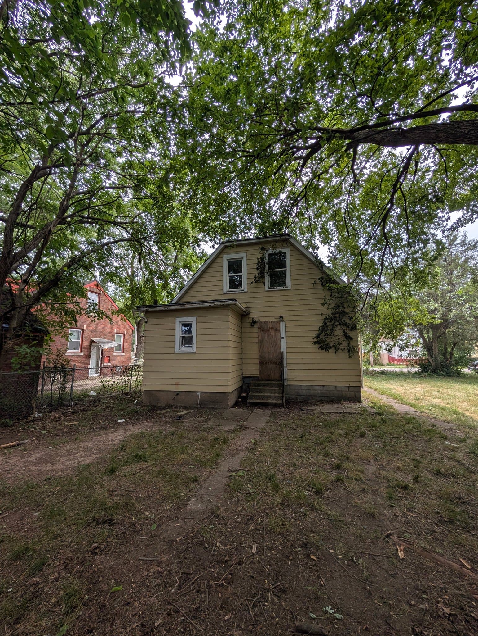 Peoria House: 2113 W Howett St.