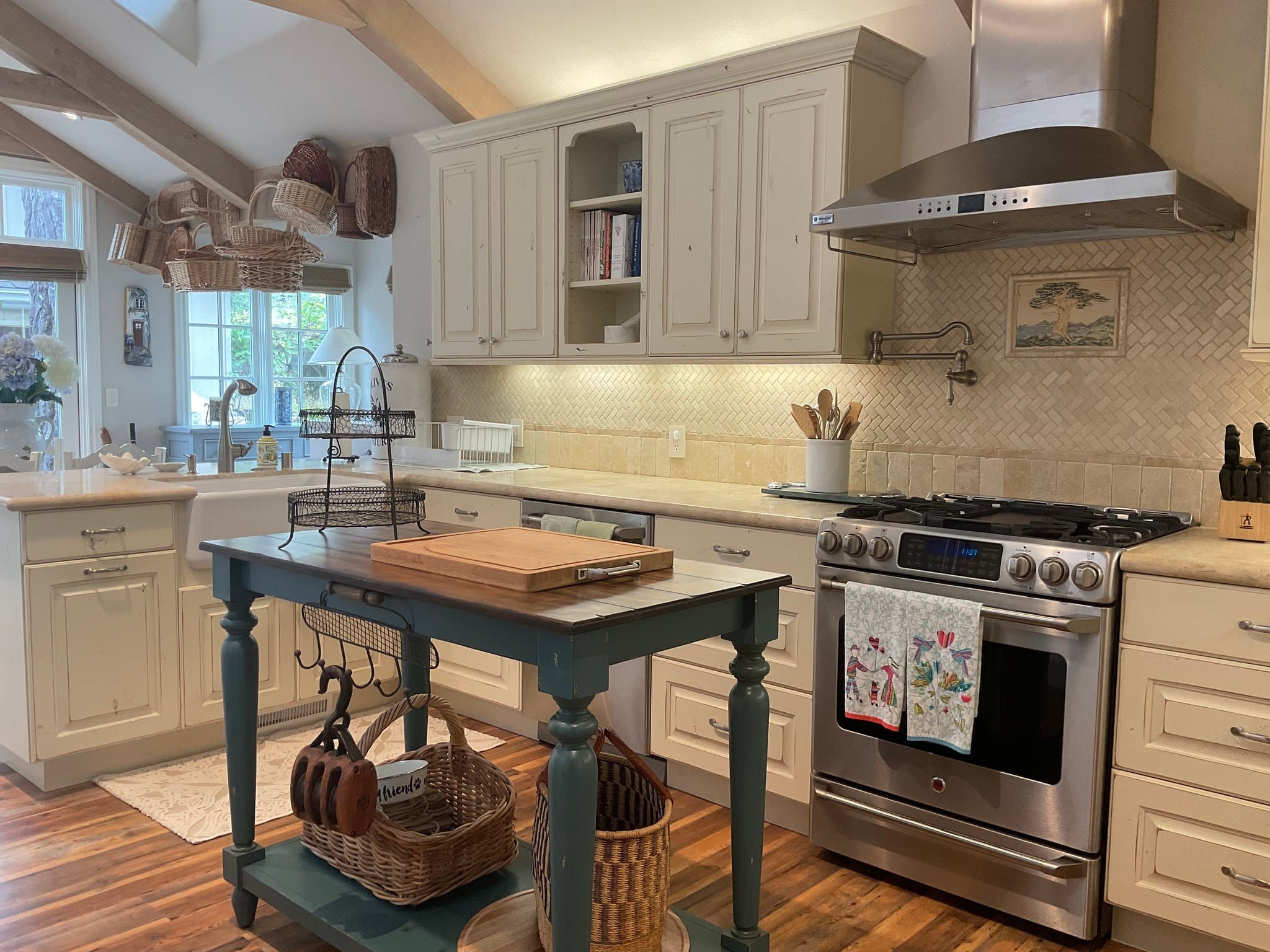 Carmel By The Sea House: 354 Torres Street