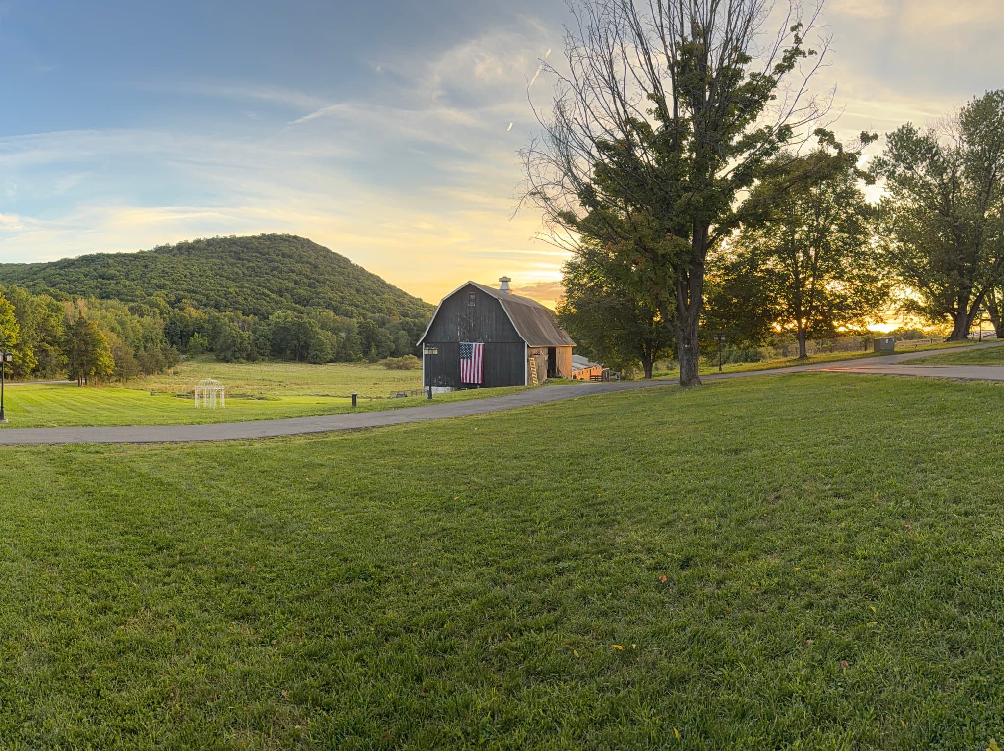 Salisbury Mills House: 287 Woodcock Mountain Road