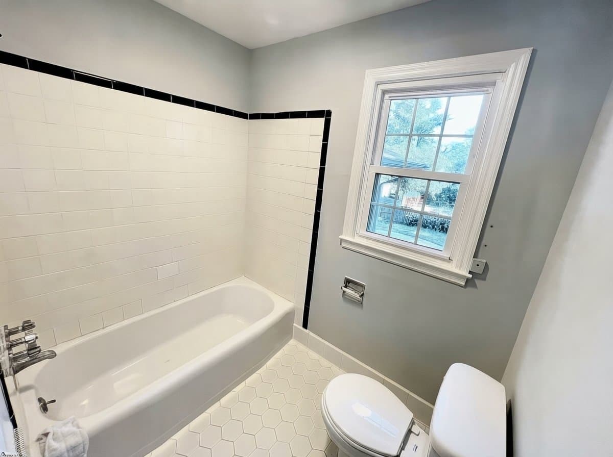 Spartanburg House: 203 Collins Ave