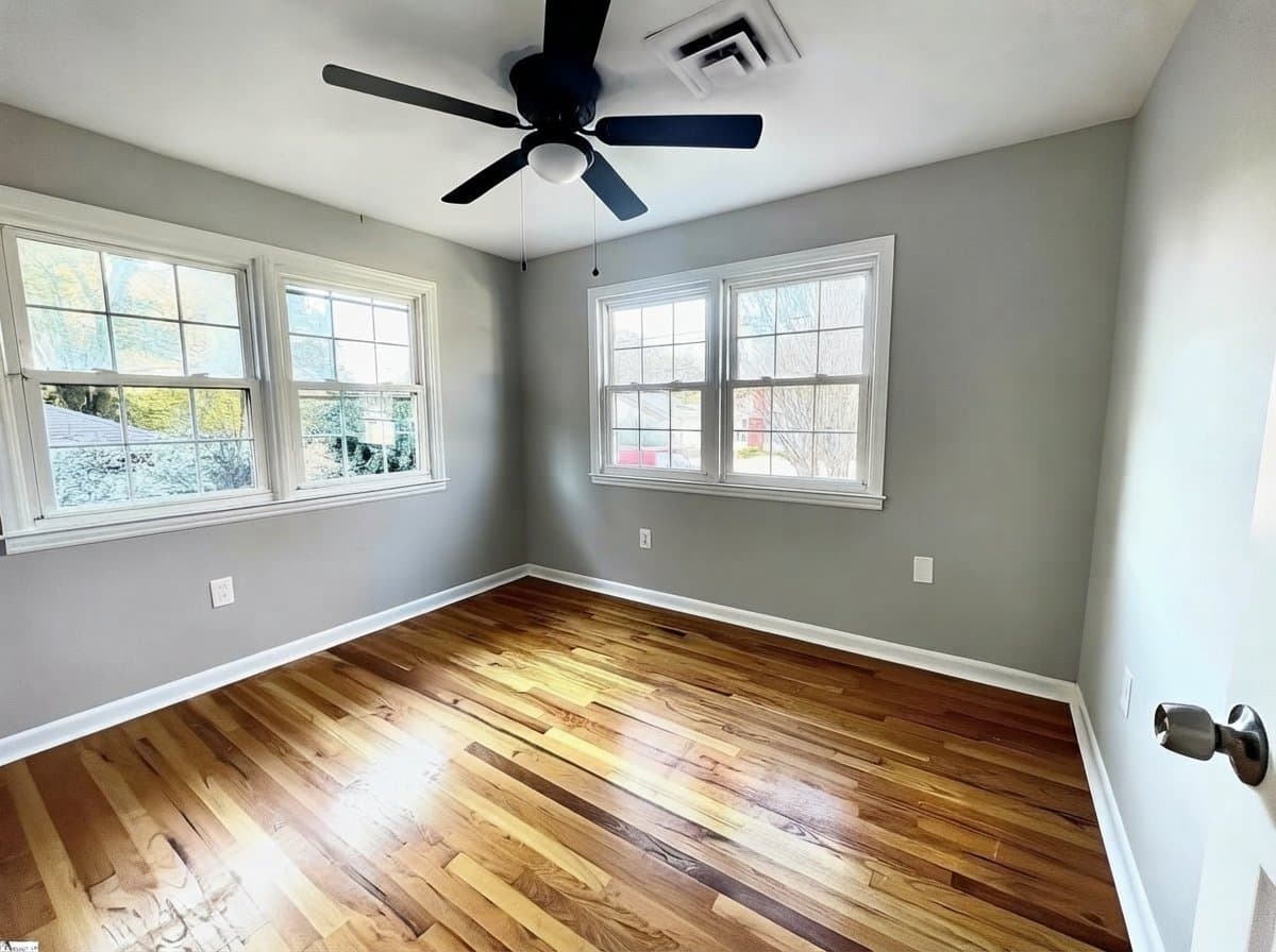 Spartanburg House: 203 Collins Ave