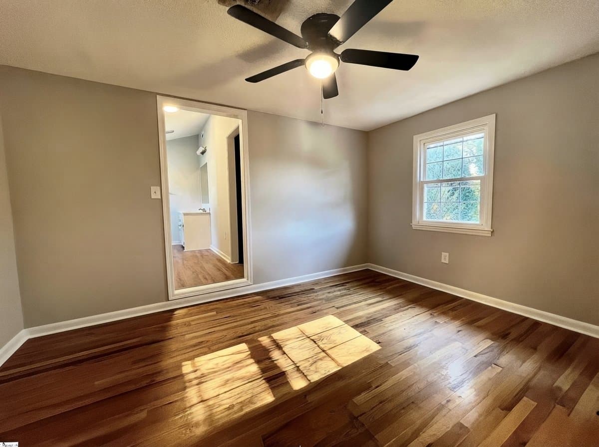 Spartanburg House: 203 Collins Ave