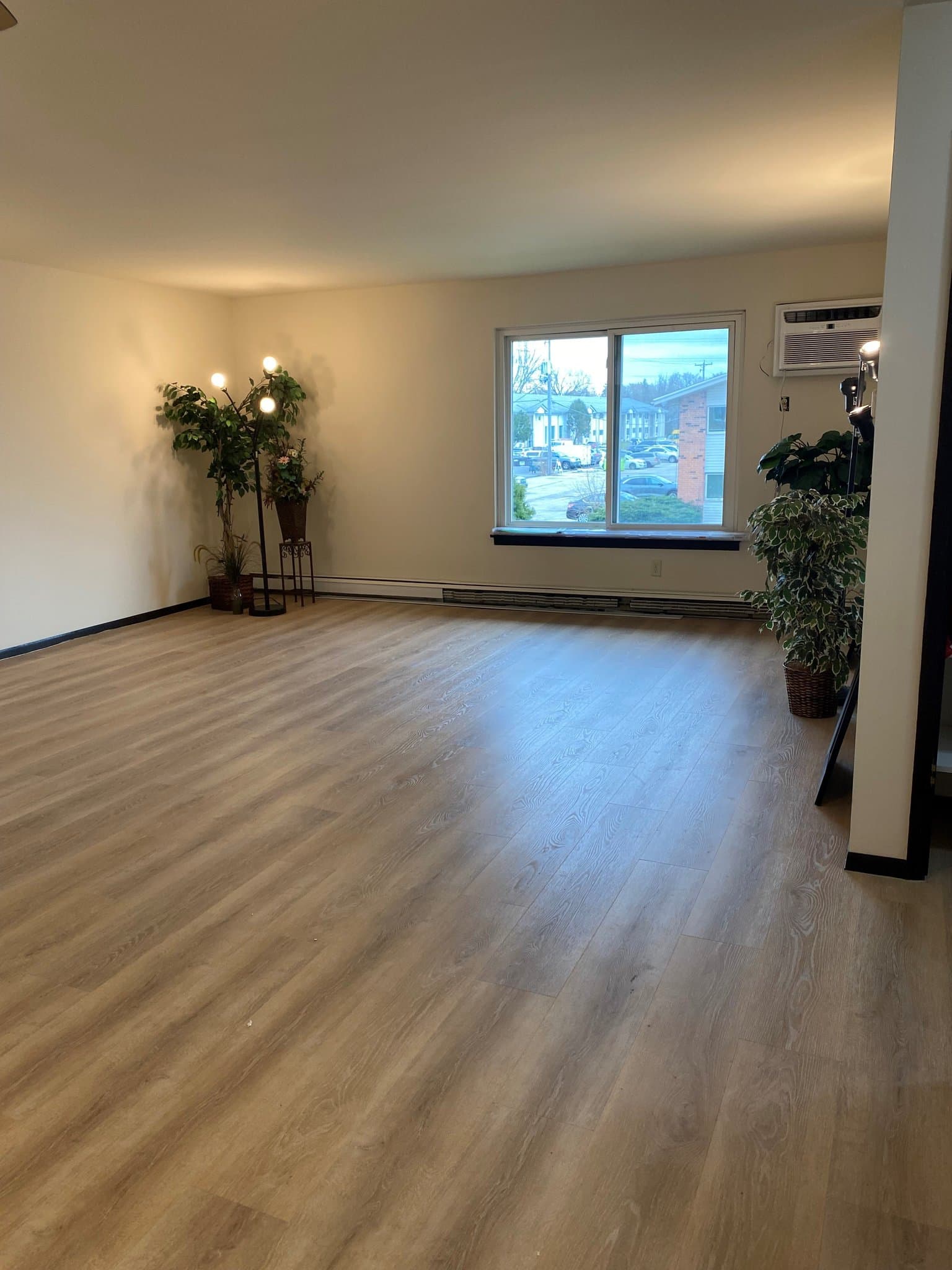 Greenfield Apartment: 6450 West Norwich