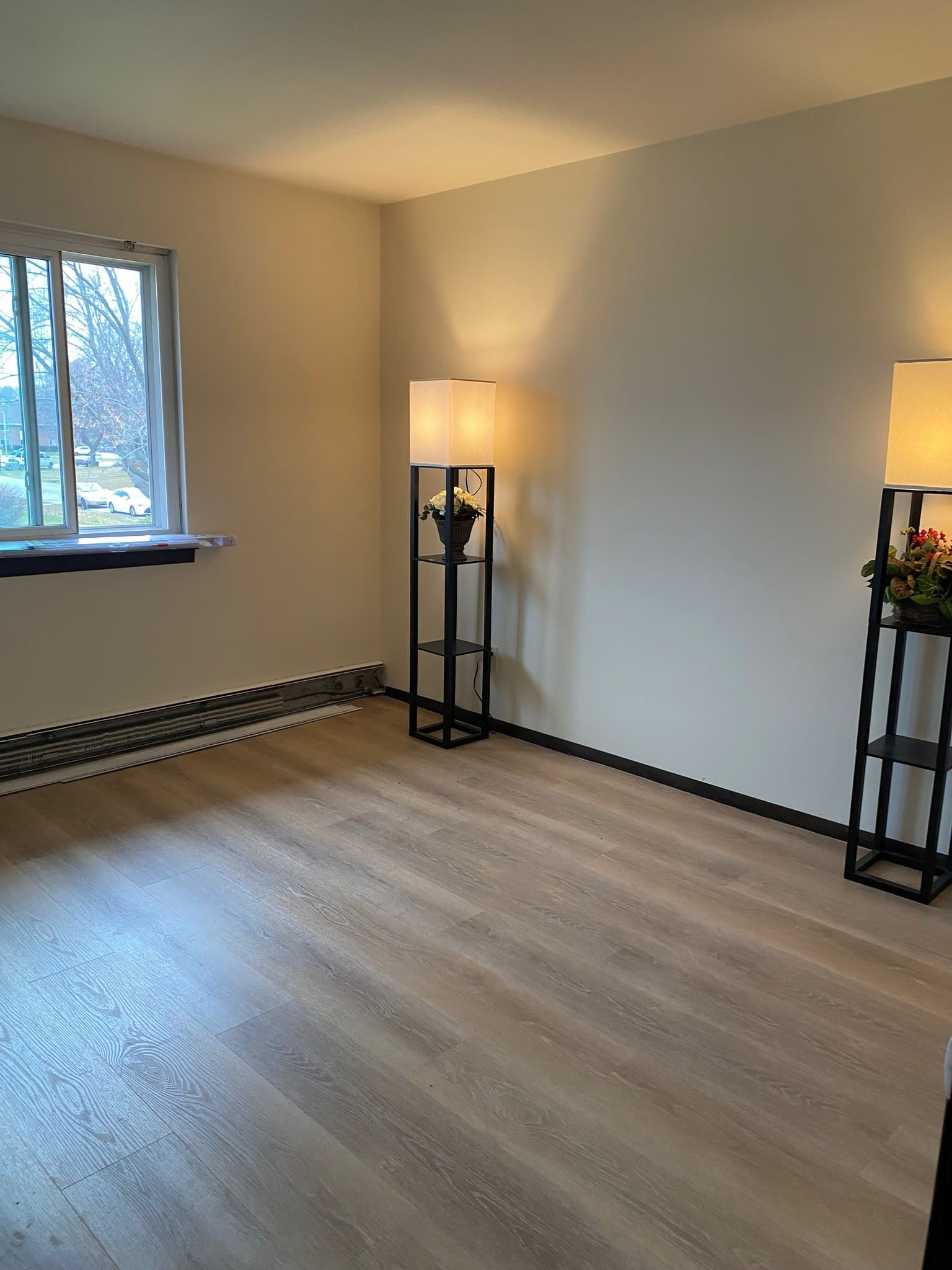 Greenfield Apartment: 6450 West Norwich