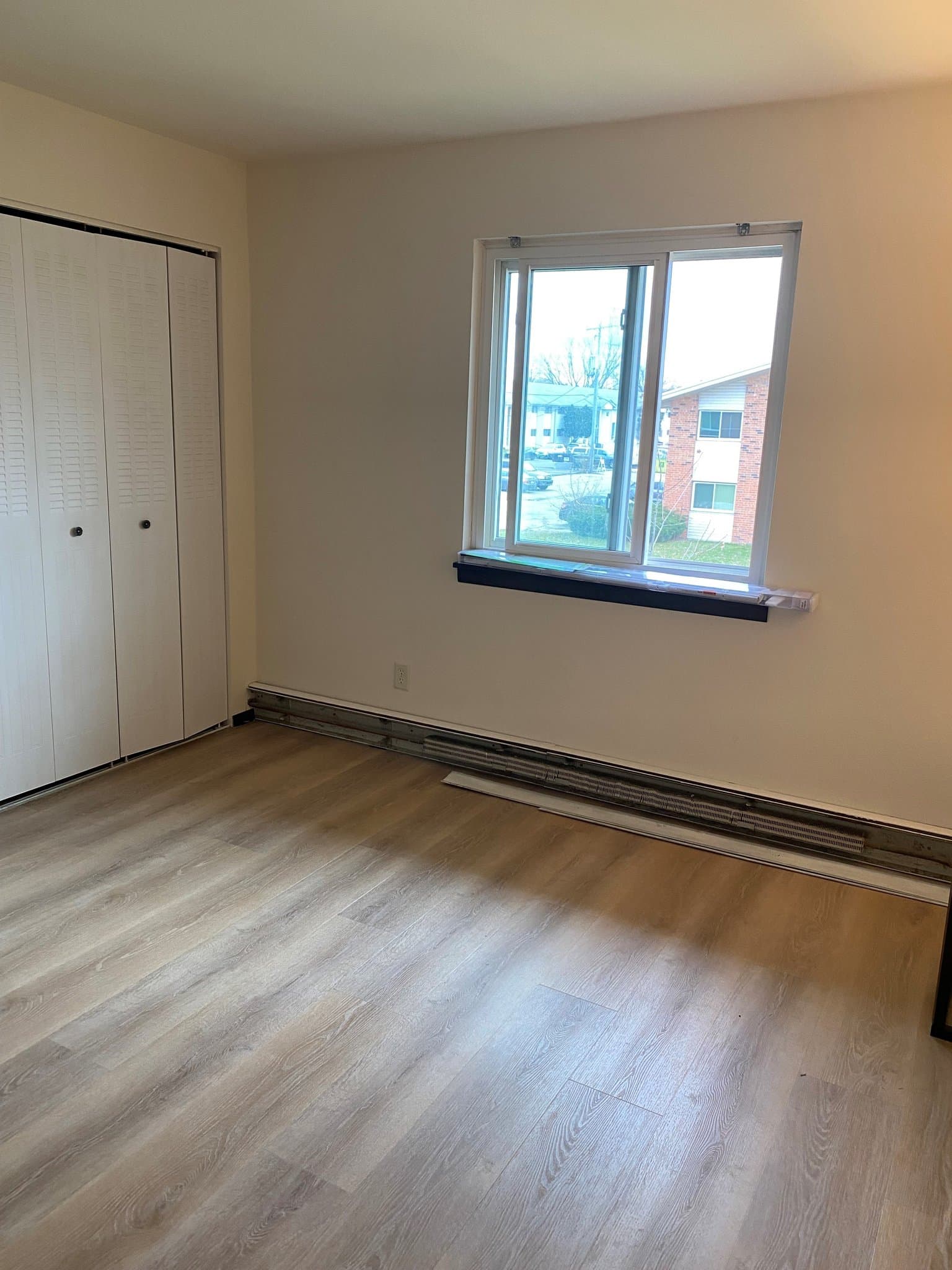 Greenfield Apartment: 6450 West Norwich