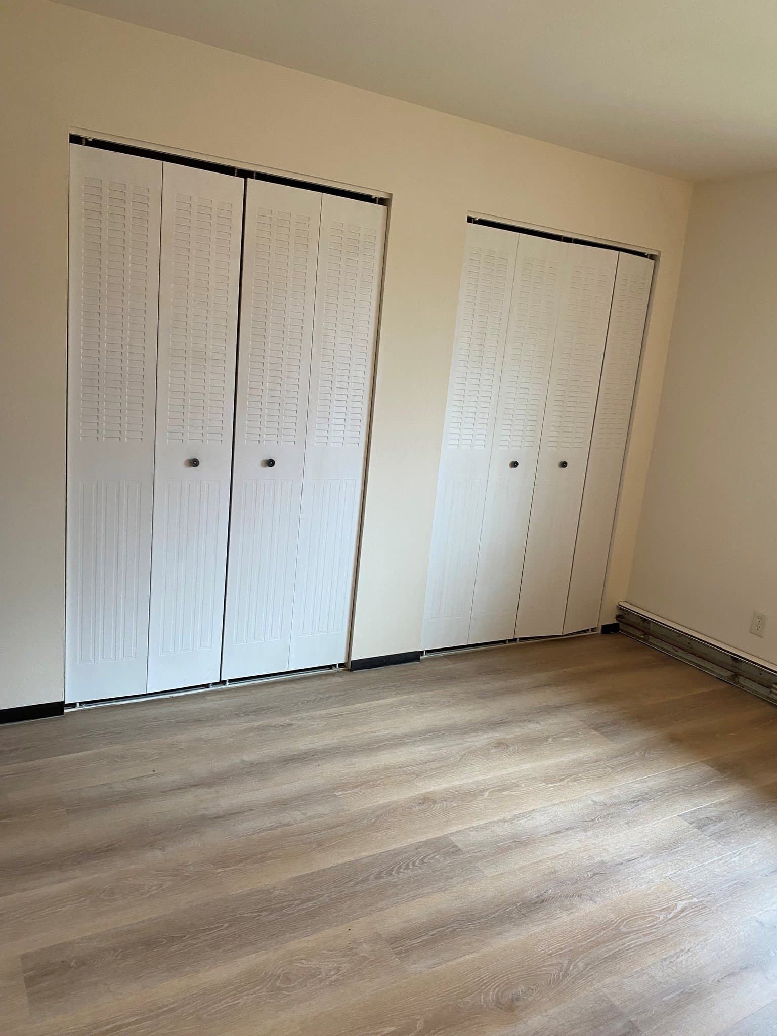 Greenfield Apartment: 6450 West Norwich