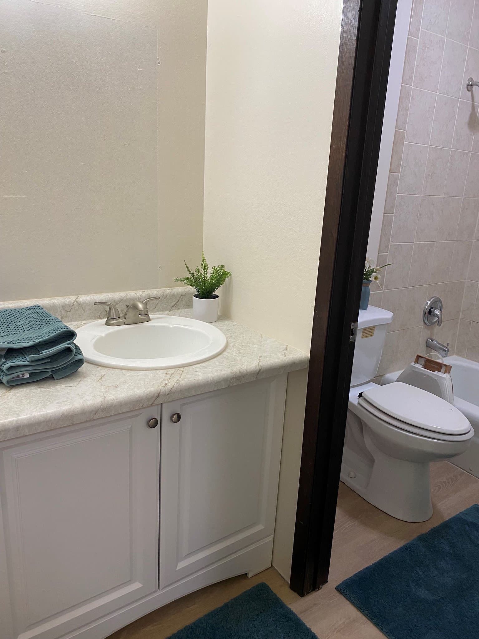 Greenfield Apartment: 6450 West Norwich