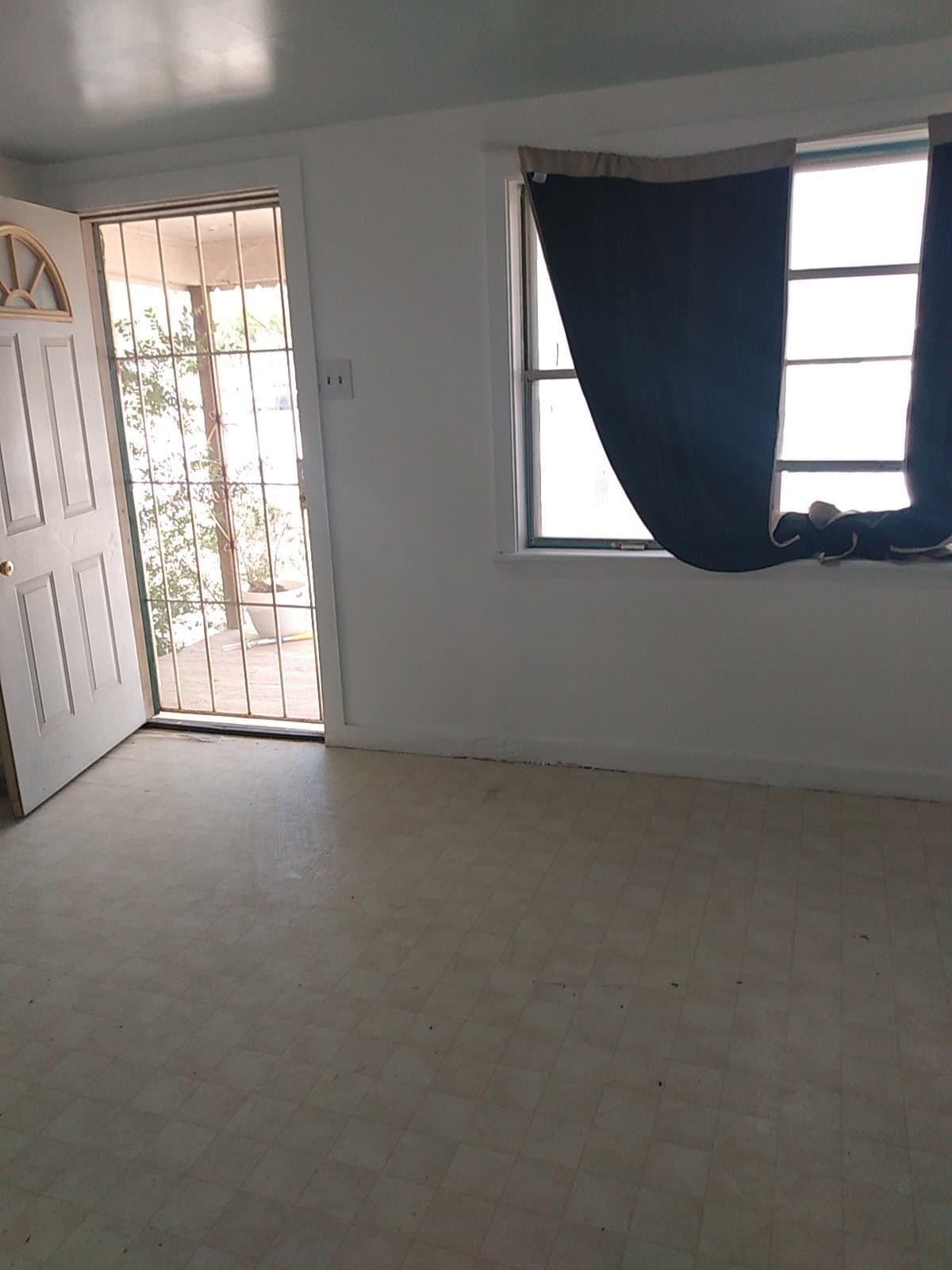Pecos House: 537 Martinez St