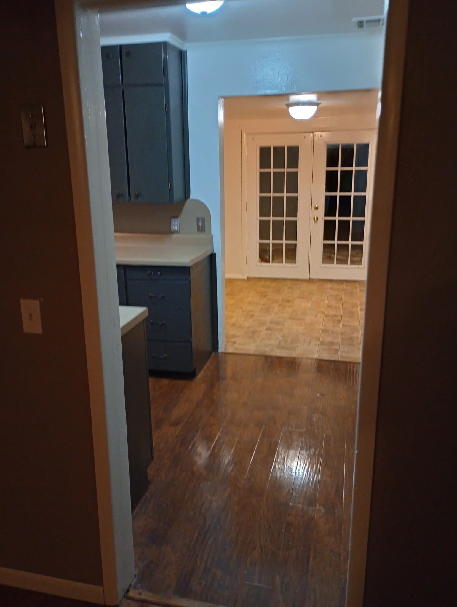 Watonga House: 813 N Burford Ave