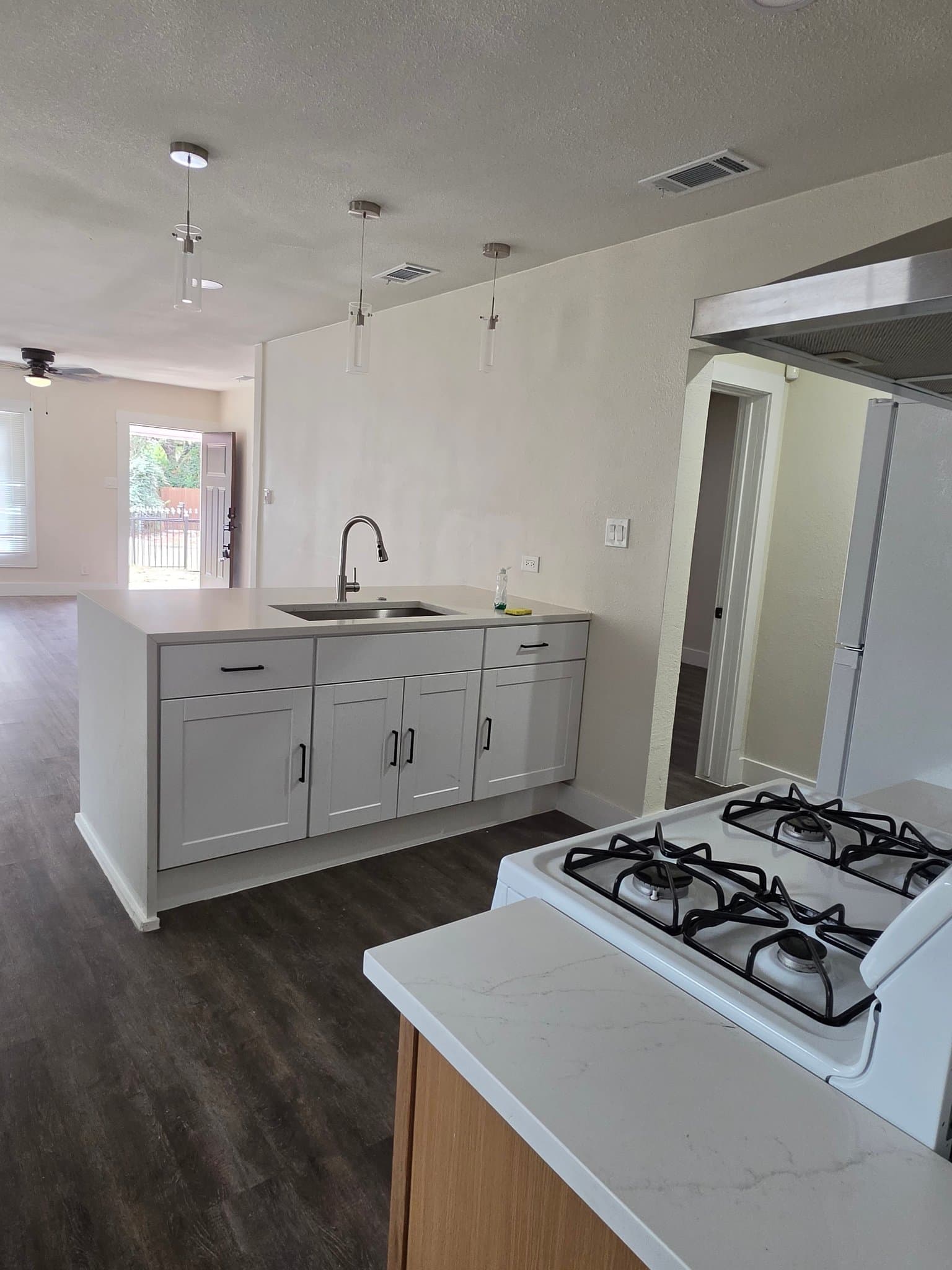 Dallas House: 2633 Hickman St