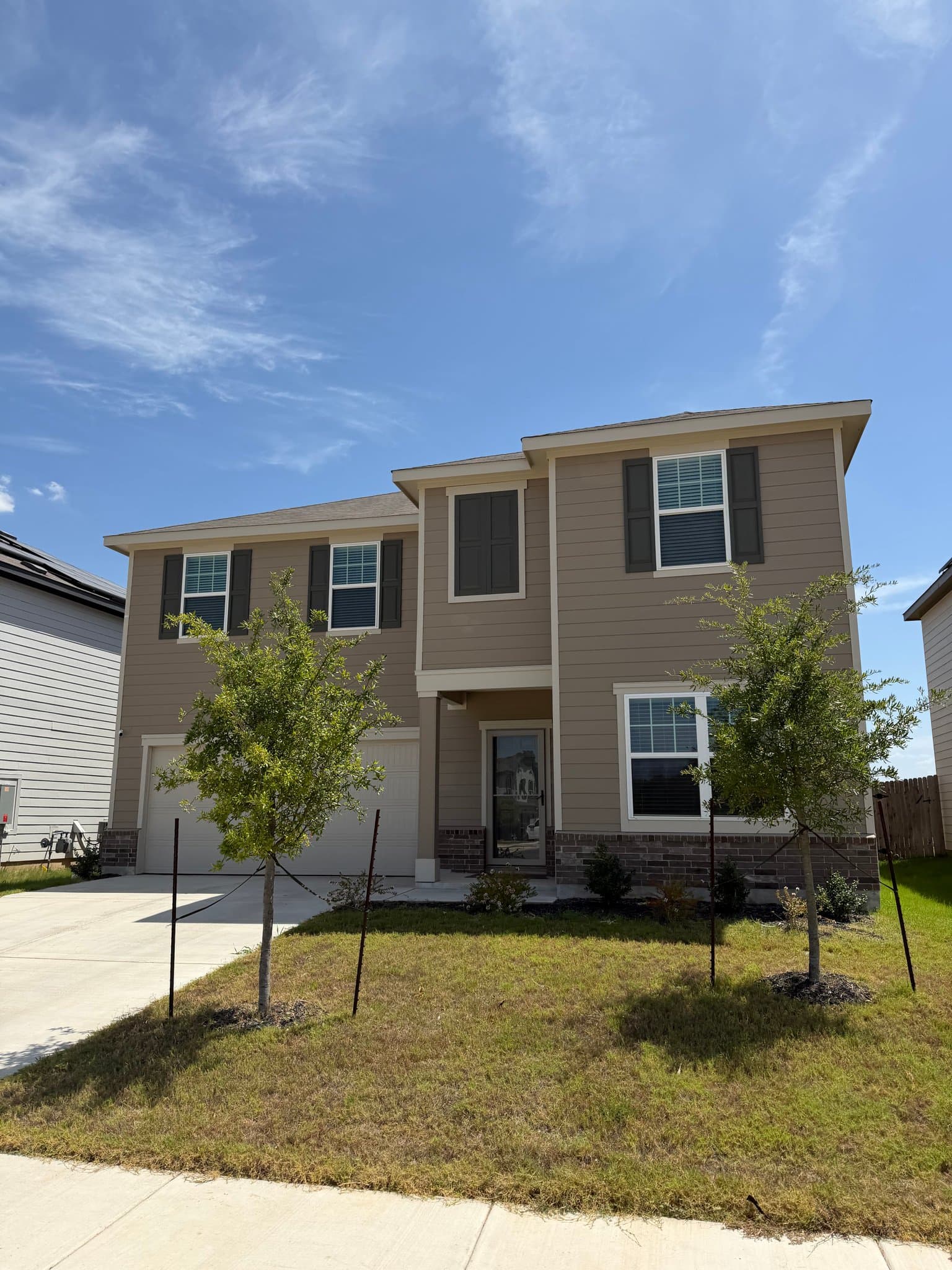 Hutto Single Room: 222 Stonebrook Dr.