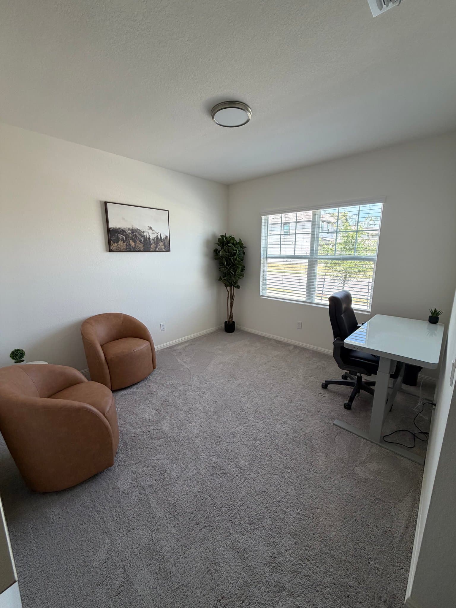 Hutto Single Room: 222 Stonebrook Dr.