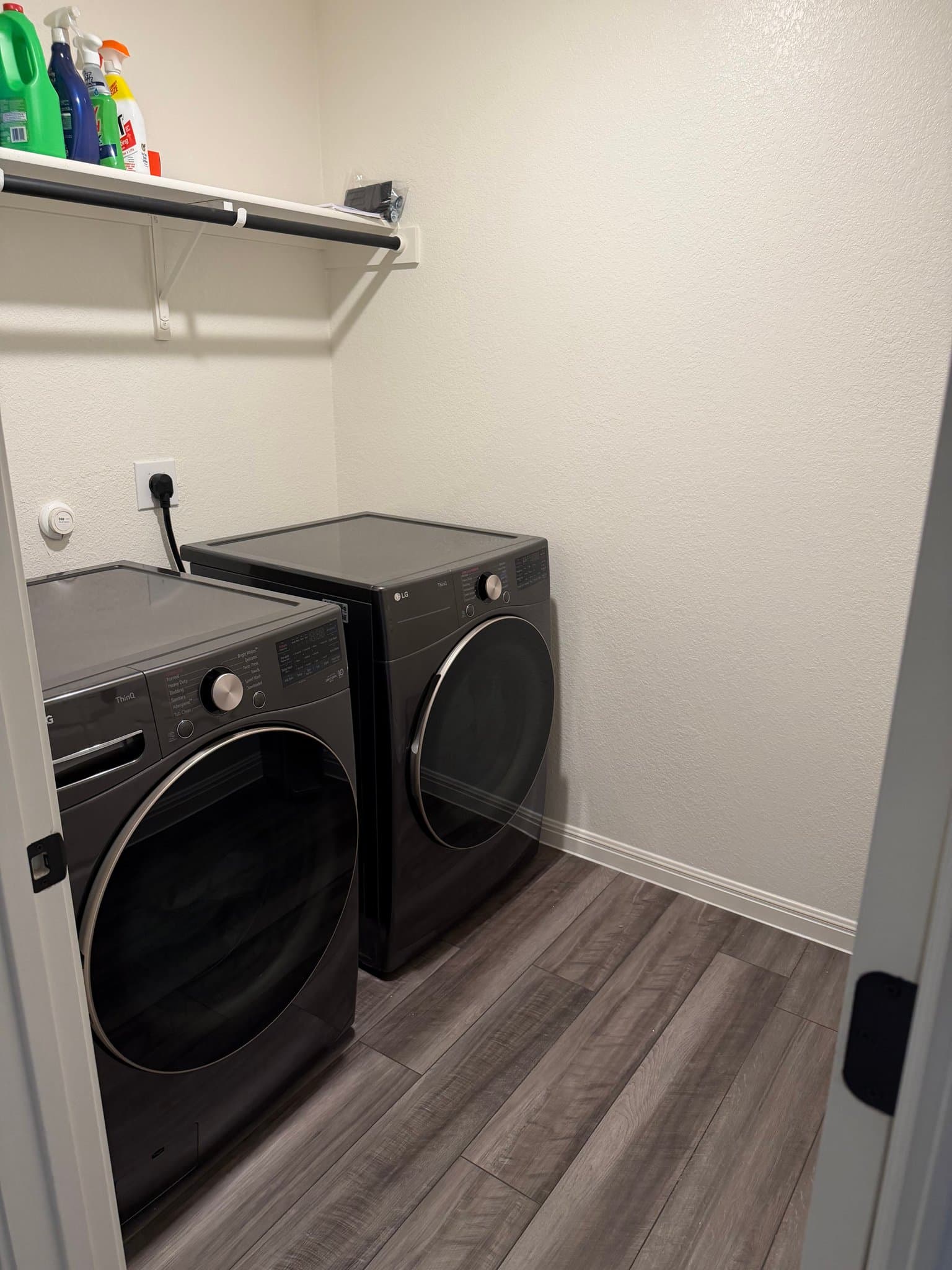 Hutto Single Room: 222 Stonebrook Dr.