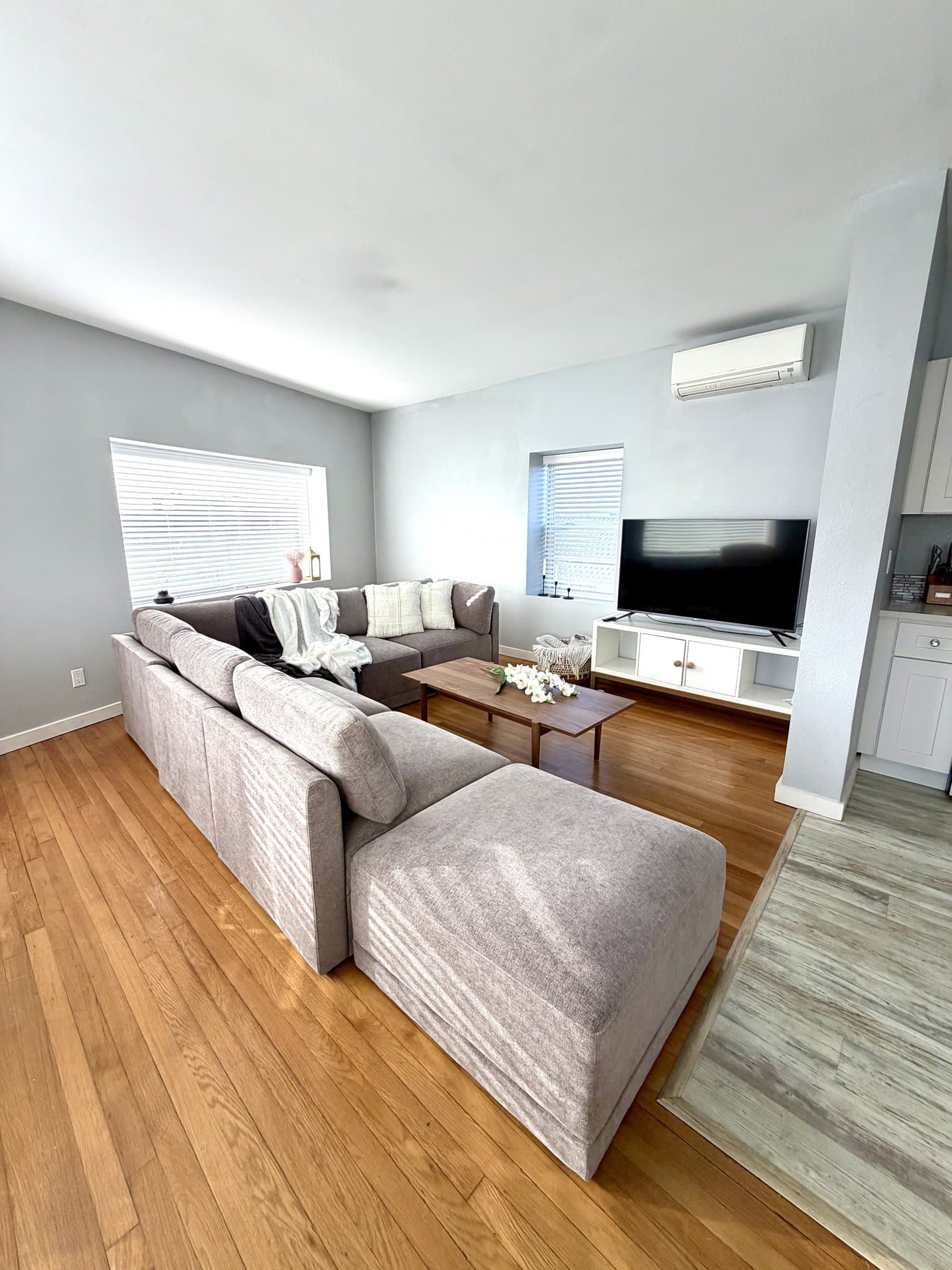 Newport Apartment: 1107 SW Coast Hwy