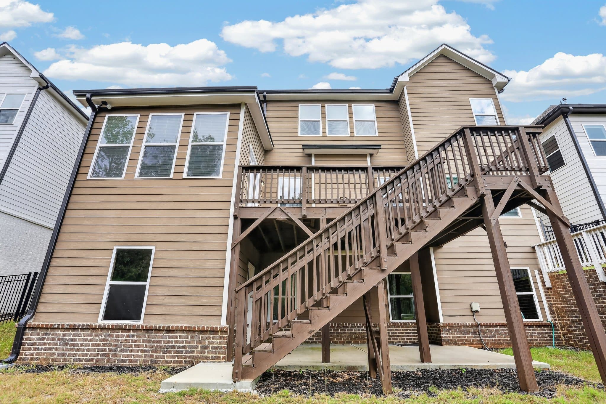 Auburn House: 4169 Brookmont Way