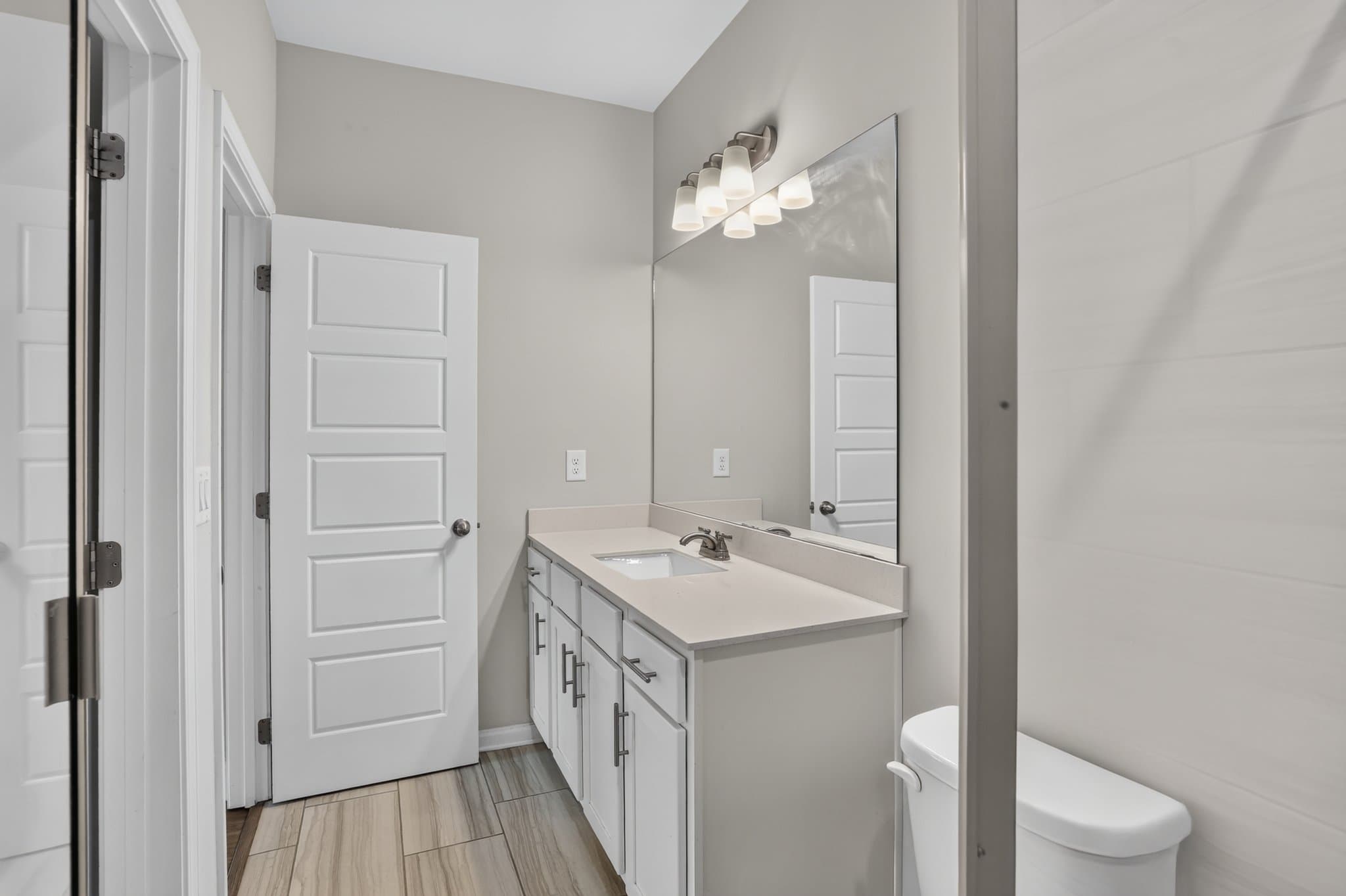 Auburn House: 4169 Brookmont Way